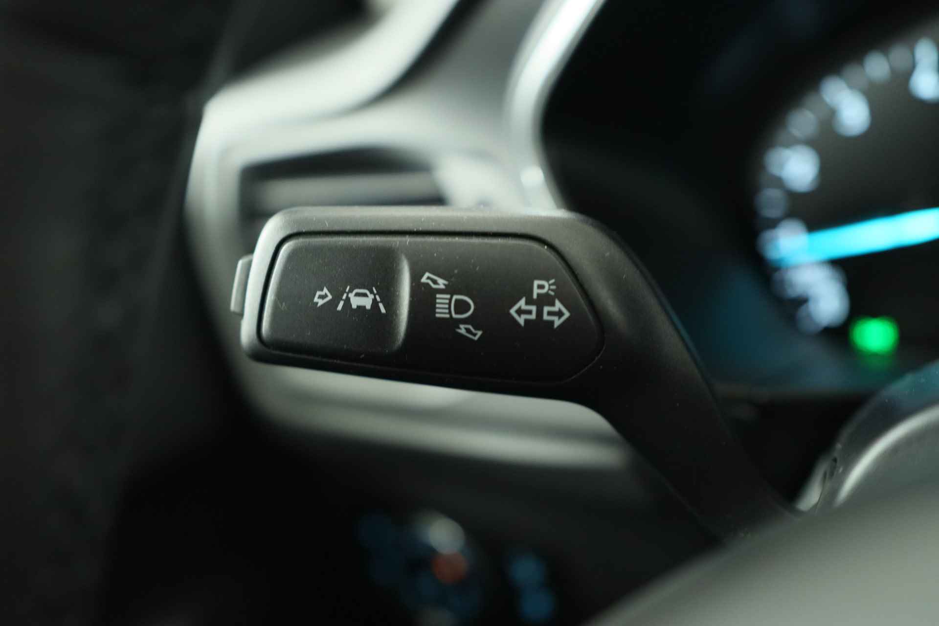 Ford Focus 1.0 EcoBoost Hybrid Titanium | Winterpack | Sync 4 | Navi | Clima | Camera | LED | Cruise | DAB+ | Keyless | Parkeersensoren V+A - 28/31