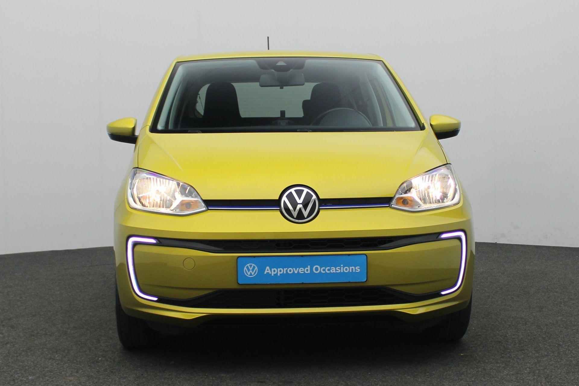 Volkswagen e-Up! 83 pk Style United | Stoelverwarming | Achteruitrijcamera | Navigatie via App verbinding | Verwarmbare voorruit | Cruise - 8/18