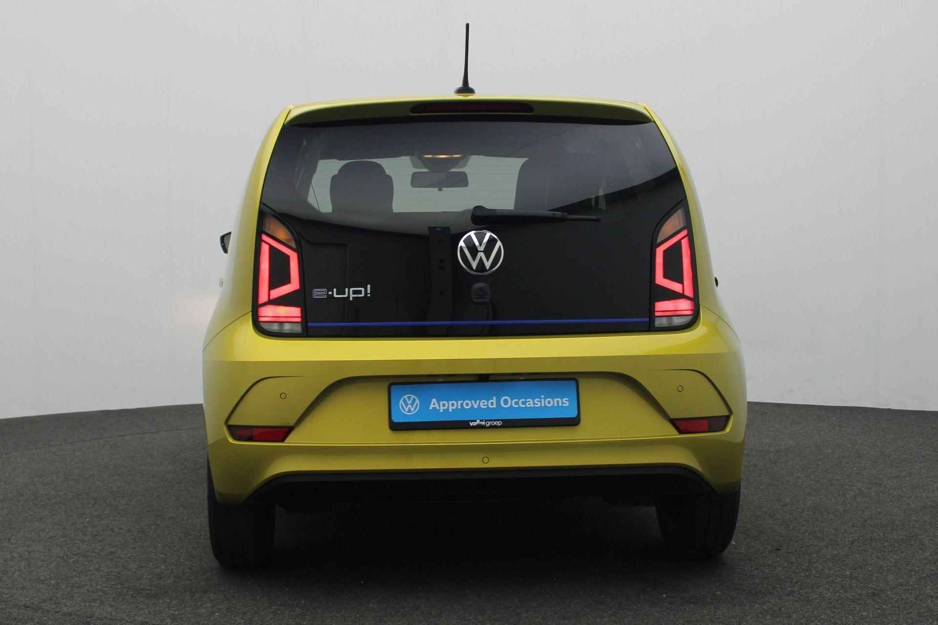 Volkswagen e-Up! 83 pk Style United | Stoelverwarming | Achteruitrijcamera | Navigatie via App verbinding | Verwarmbare voorruit | Cruise - 9/18