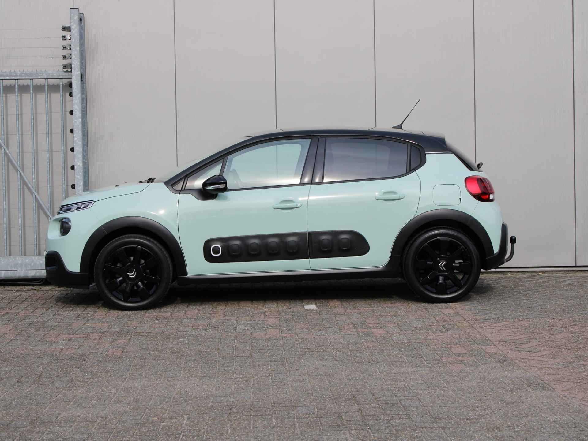 Citroen C3 1.2 PureTech Shine | Navi / Camera / Climate - 12/25