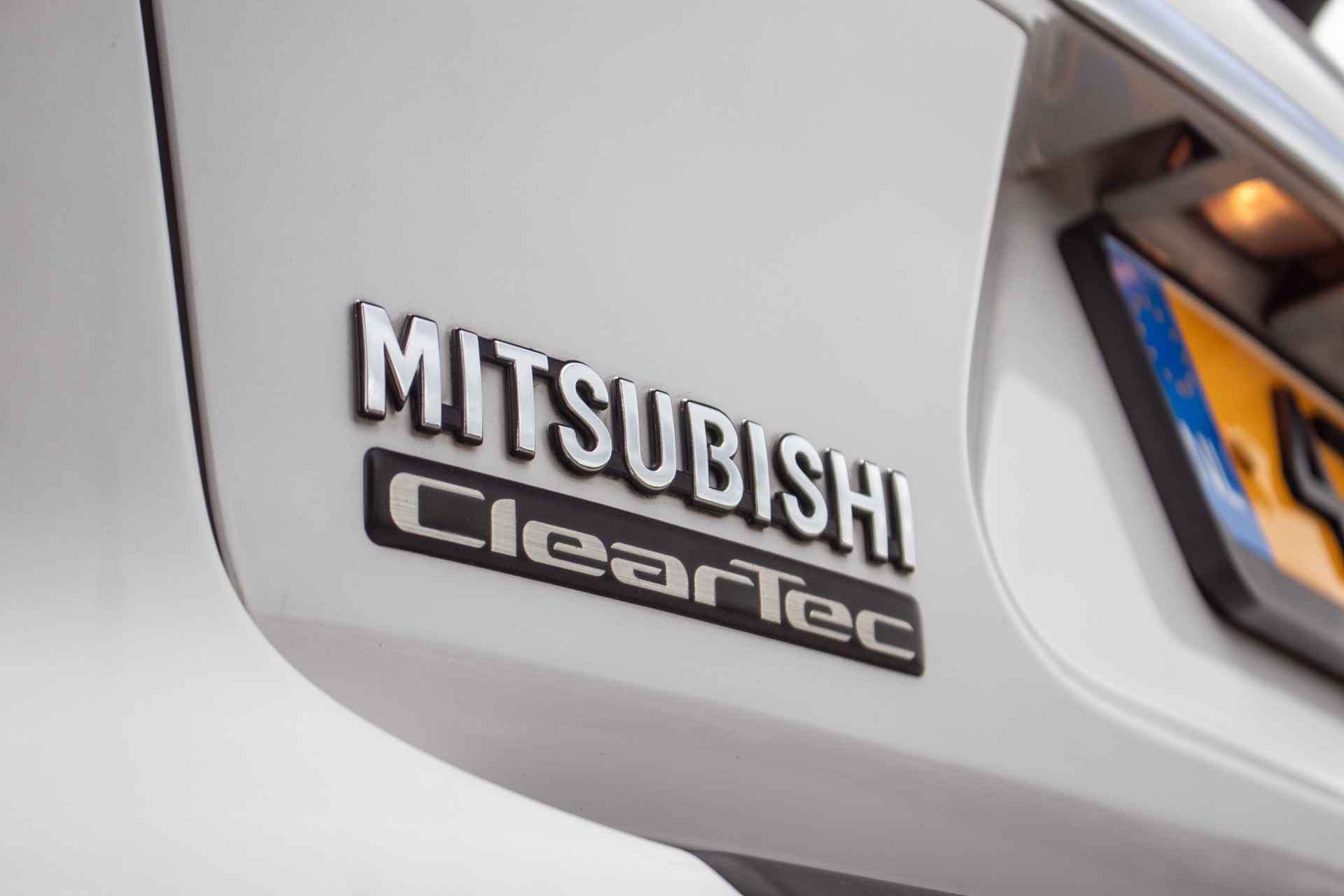 Mitsubishi Outlander 2.0 Edition One automaat All-in rijklaarprijs | Trekhaak | All-seasonbanden | Cruise | Clima - 25/35