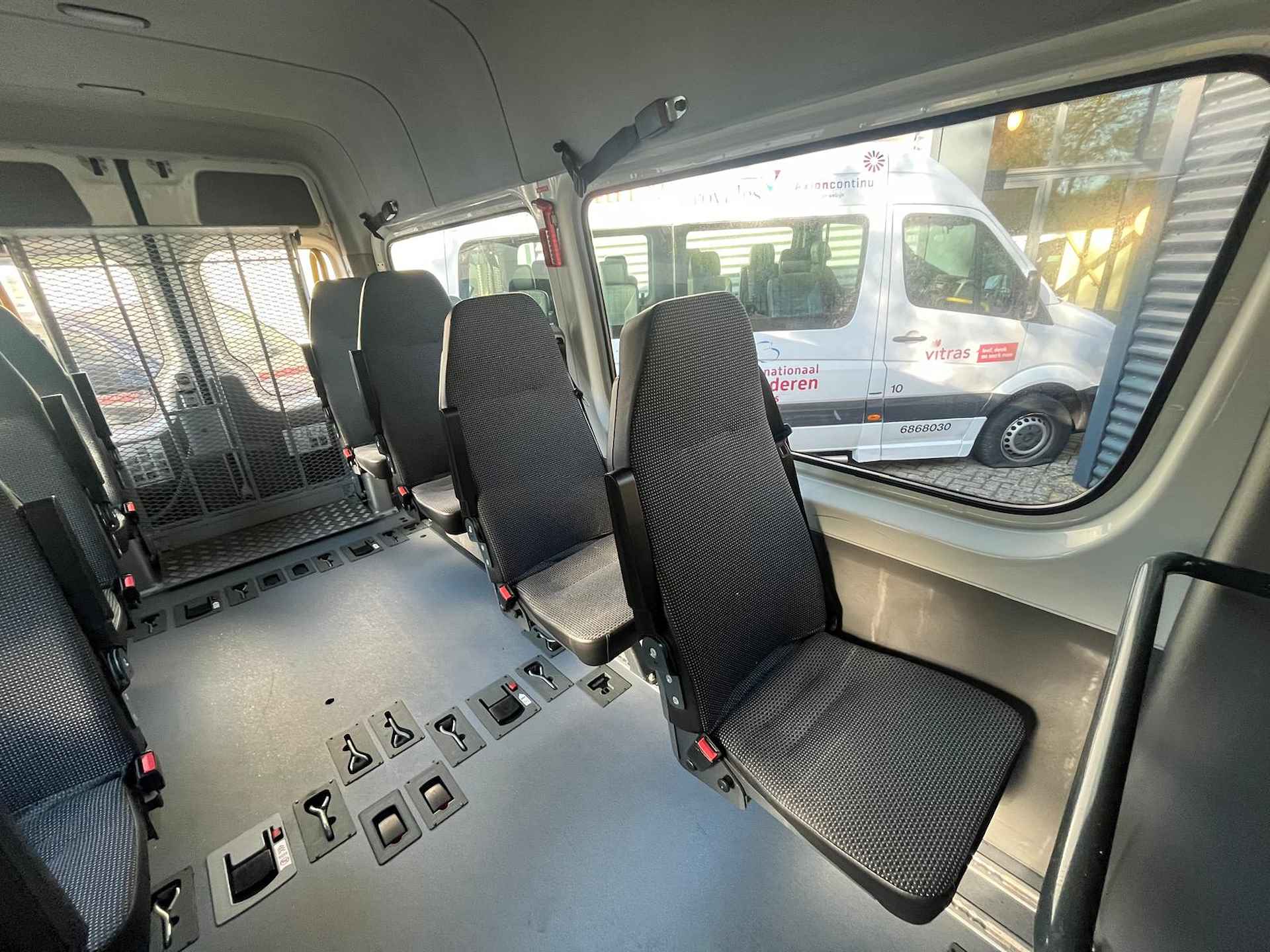 Volkswagen Crafter L2H2 Groepsvervoer Rolstoelbus - 4/26