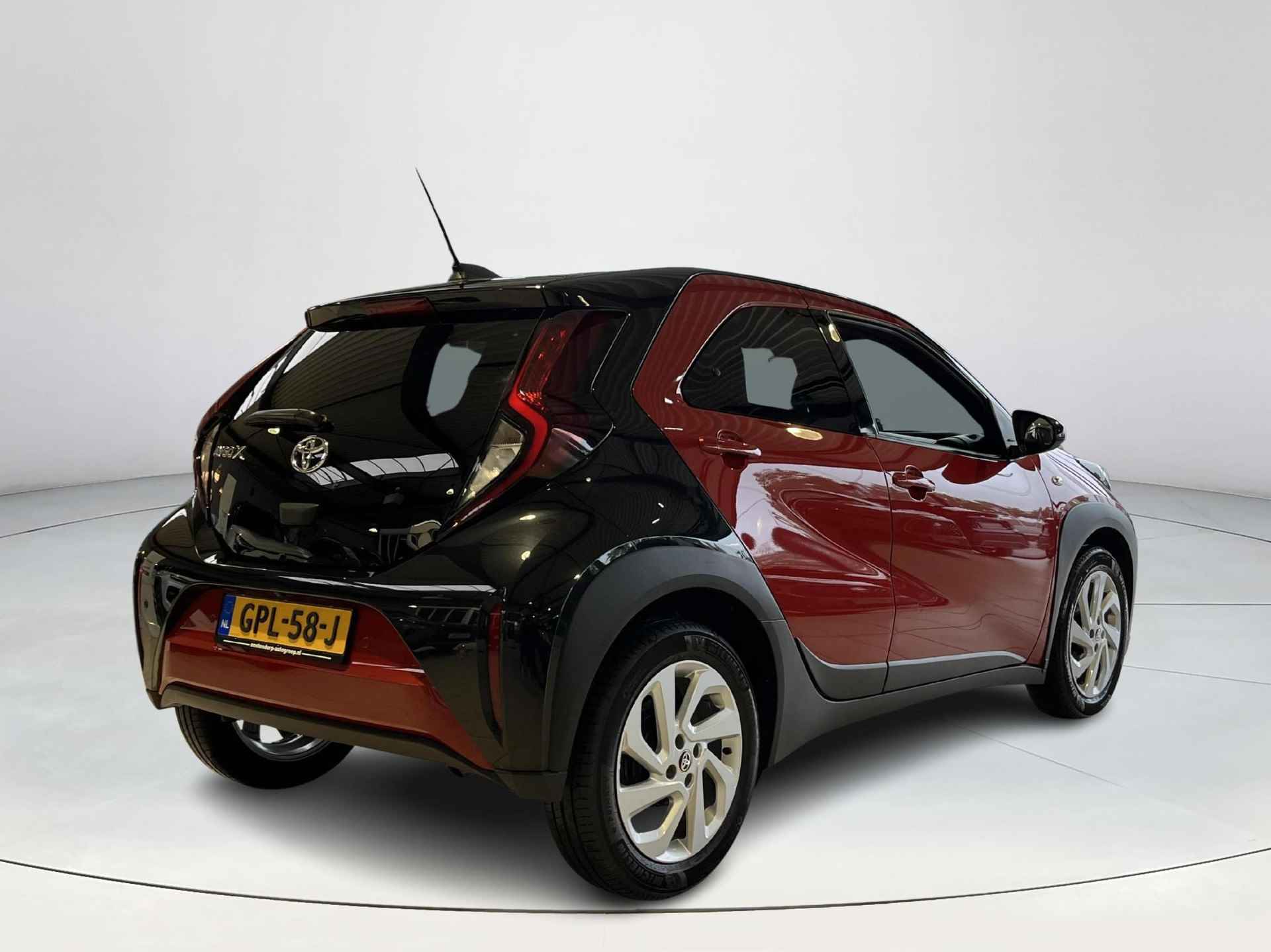 Toyota Aygo X 1.0 VVT-i S-CVT Pulse | All-in prijs | Automaat | Apple/Android | Camera | - 6/28