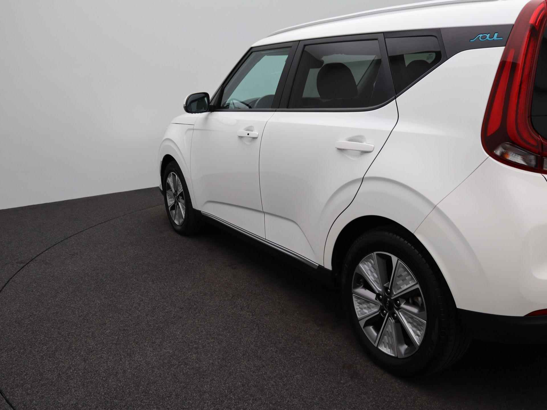 Kia e-Soul DynamicPlusLine 64 kWh Stoelverwarming | Navi | Camera | Clima | Cruise | Keyless - 28/45