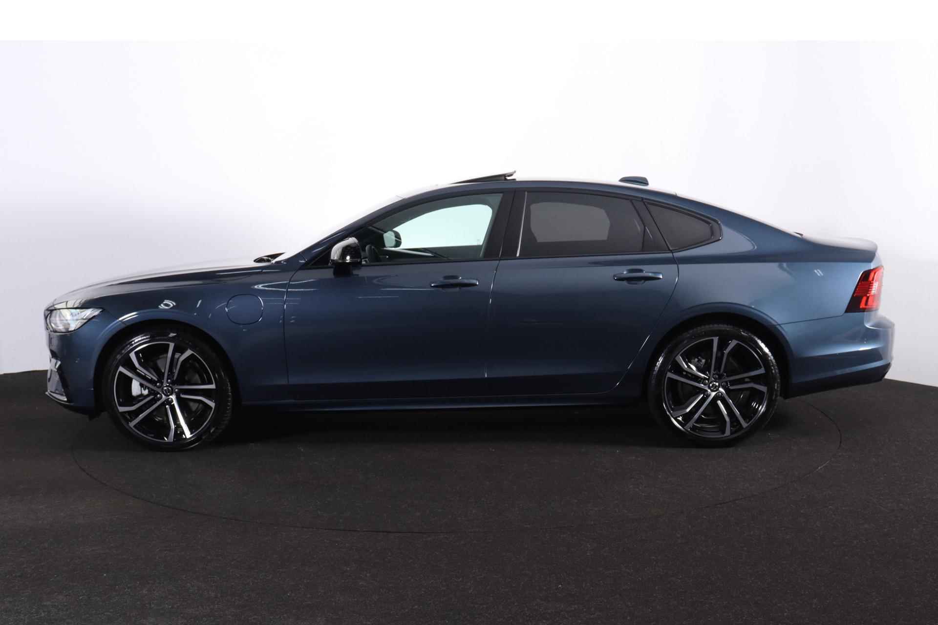 Volvo S90 T8 AWD Ultimate Dark - LONG RANGE - Luchtvering - Schuif/kanteldak - IntelliSafe Assist & Surround - 360° Camera - Bowers & Wilkins audio - Verwarmde voorstoelen, stuur & achterbank - Parkeersensoren voor & achter - Elektr. bedienb. voorstoelen met geheugen - Head up display - Extra getint glas - 20' LMV - 3/27