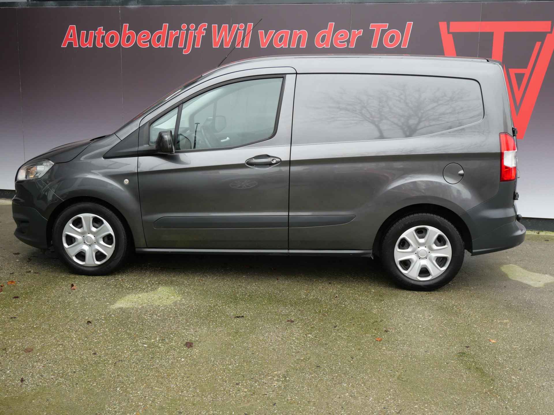 Ford Transit Courier 1.5 TDCI EDITION | CLIMA | NAVI | CAMERA | TREKHAAK | MARGE | NIEUWE APK!! - 3/20