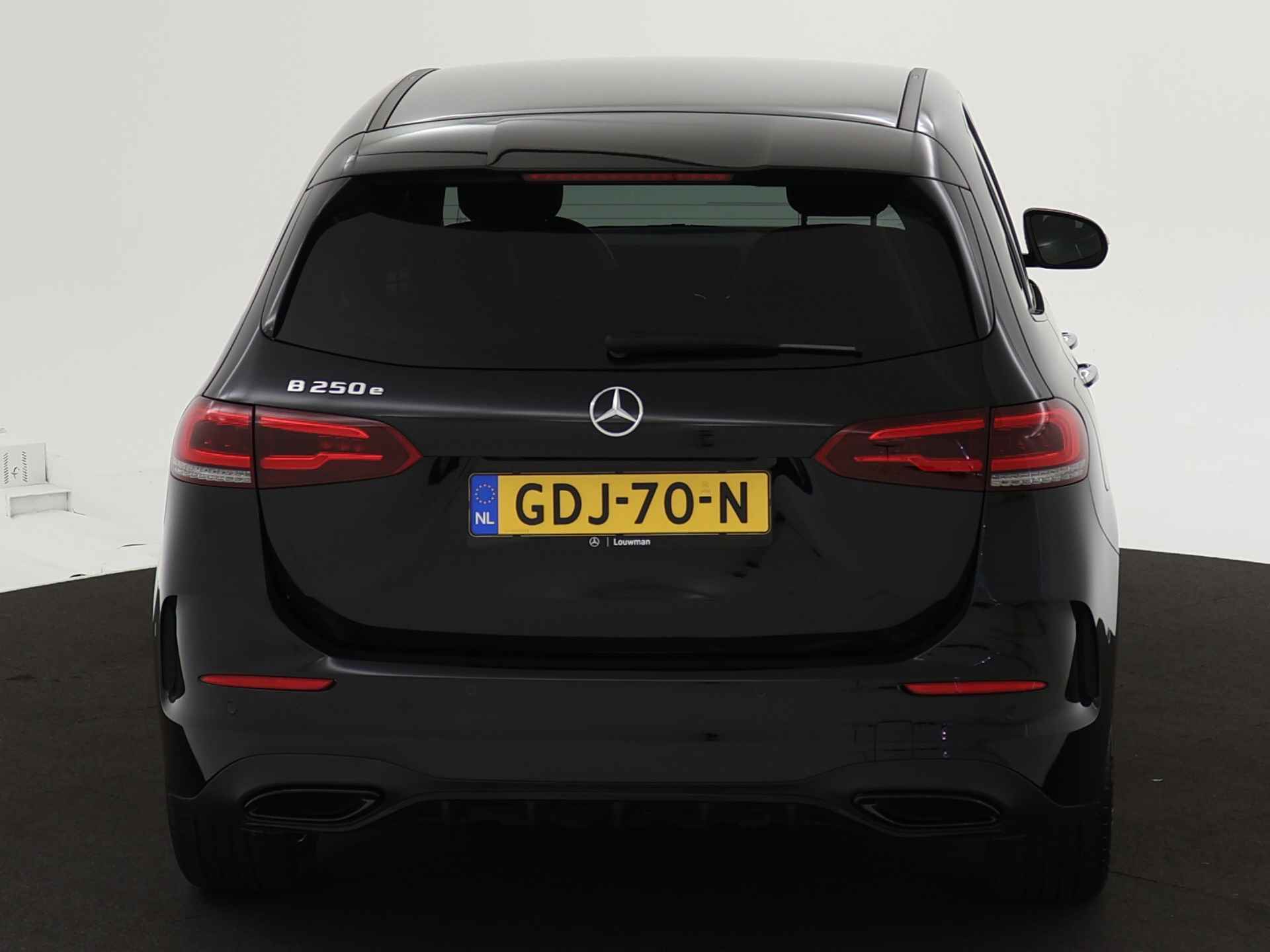 Mercedes-Benz B-Klasse 250 e AMG plug-In Hybride Limited | AMG Styling | Sfeerverlichting | Night Pakket | Neerklapbare achterbank | Licht- en zicht pakket | Inclusief 24 maanden Mercedes-Benz Certified garantie voor Europa. - 28/43