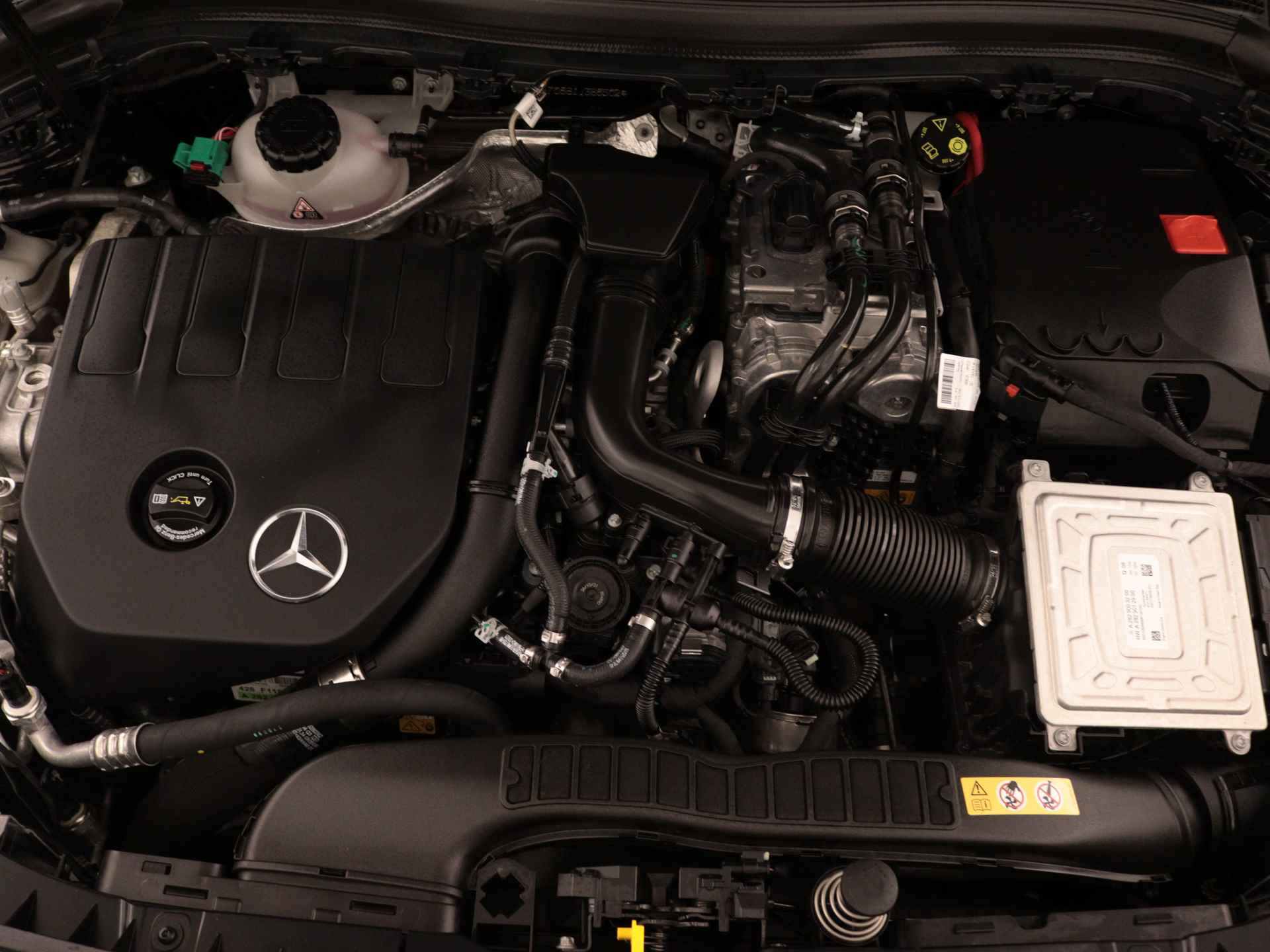 Mercedes-Benz B-Klasse 250 e AMG plug-In Hybride Limited | AMG Styling | Sfeerverlichting | Night Pakket | Neerklapbare achterbank | Licht- en zicht pakket | Inclusief 24 maanden Mercedes-Benz Certified garantie voor Europa. - 39/43