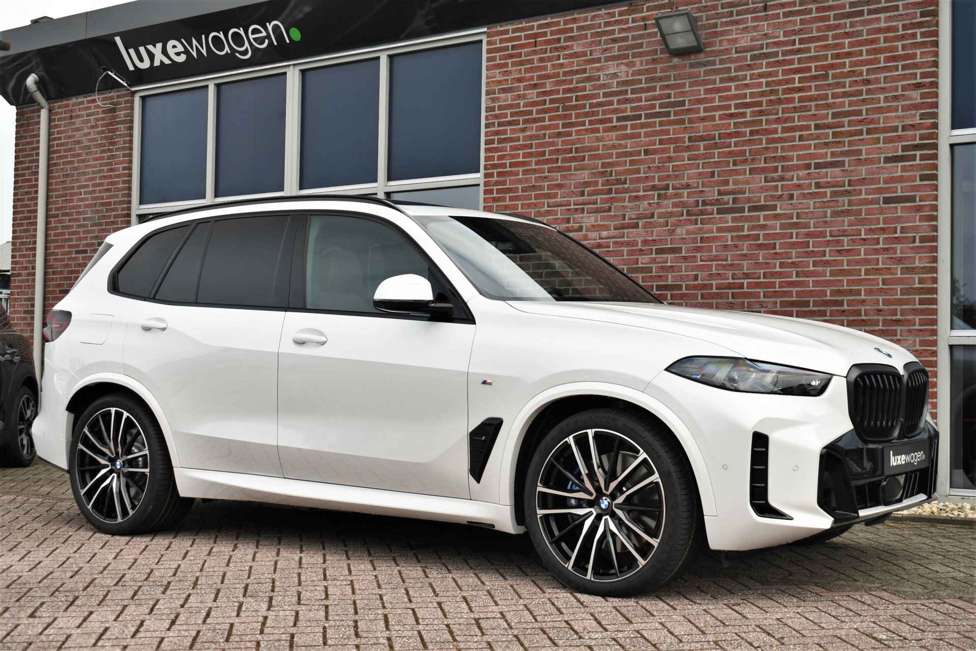 BMW X5 xDrive50e M-Sport Pro incl 5jr-Service Pano Massage 22" H/K 360 SoftCl Alc-hemel Zetelventilatie - 5/105