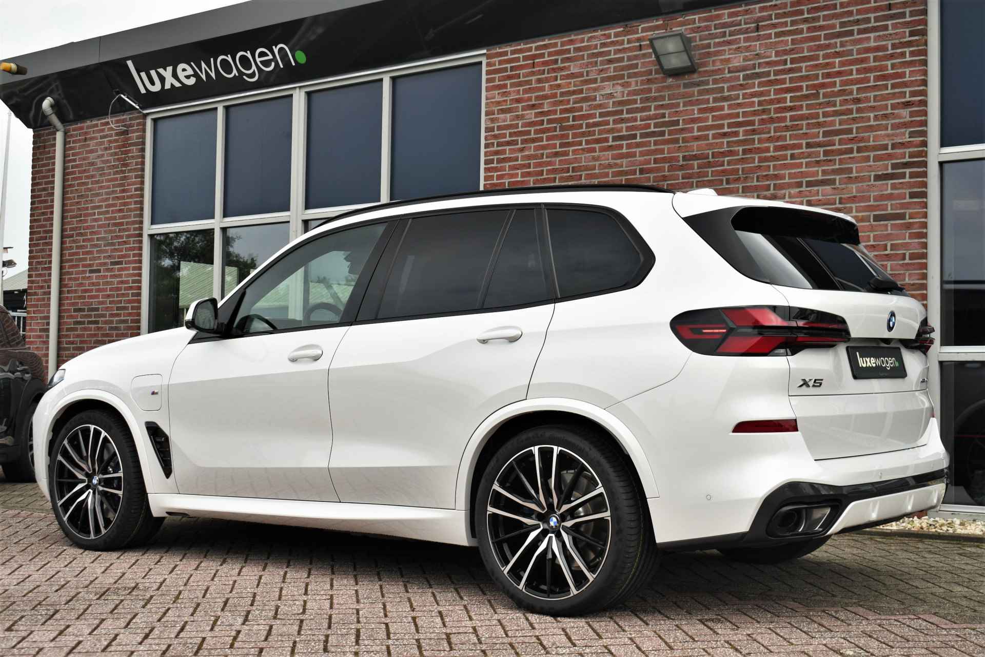 BMW X5 xDrive50e M-Sport Pro incl 5jr-Service Pano Massage 22" H/K 360 SoftCl Alc-hemel Zetelventilatie - 6/105