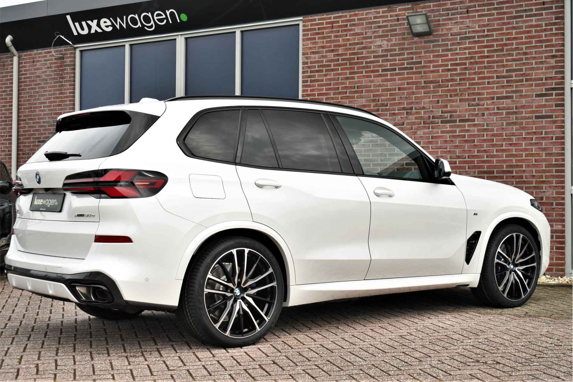 BMW X5 xDrive50e M-Sport Pro incl 5jr-Service Pano Massage 22" H/K 360 SoftCl Alc-hemel Zetelventilatie - 32/105