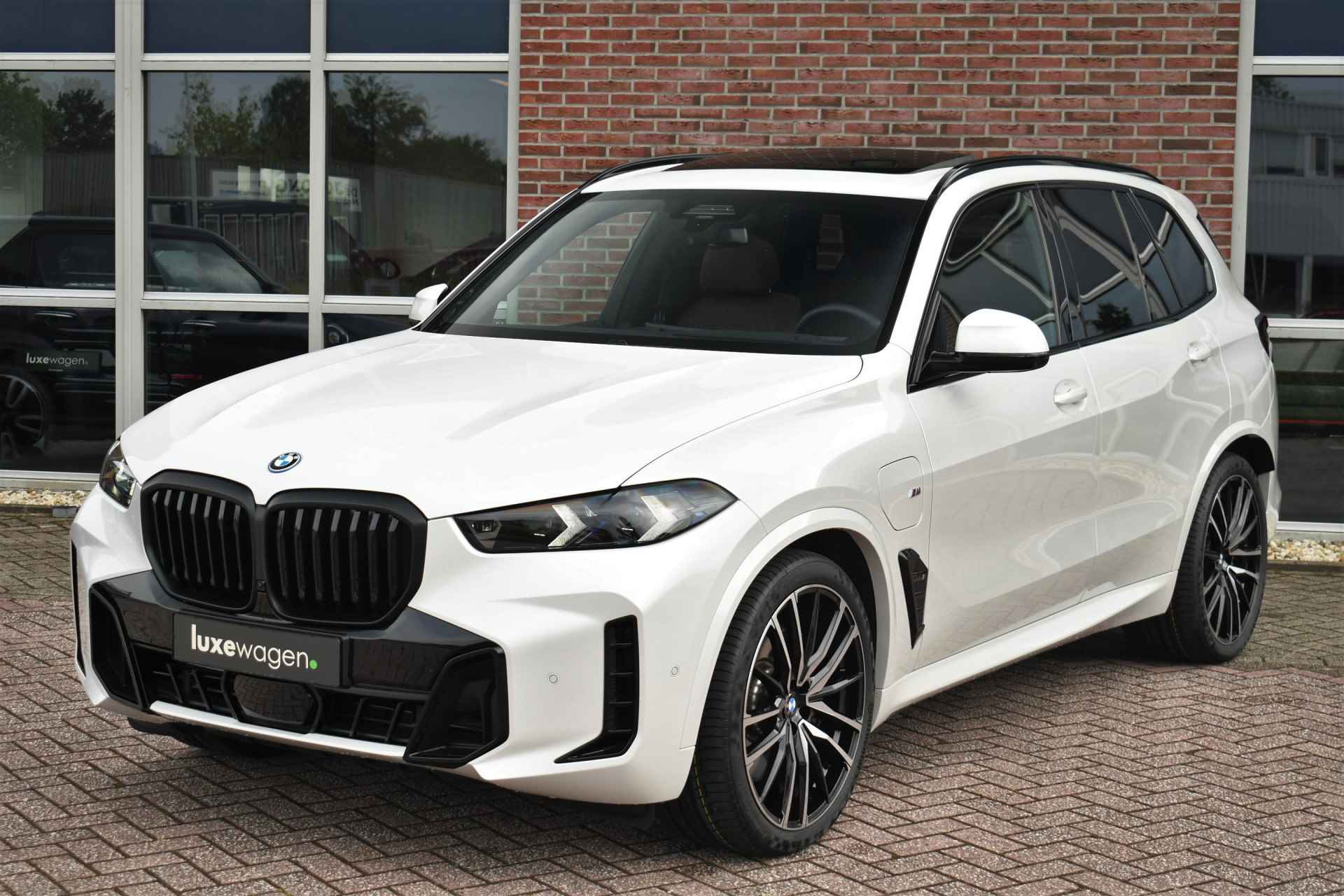 BMW X5 xDrive50e M-Sport Pro incl 5jr-Service Pano Massage 22" H/K 360 SoftCl Alc-hemel Zetelventilatie - 51/105