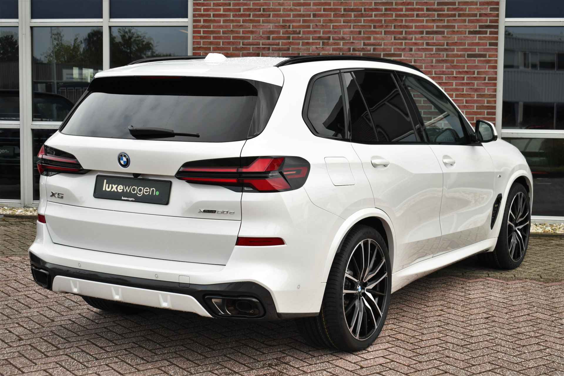 BMW X5 xDrive50e M-Sport Pro incl 5jr-Service Pano Massage 22" H/K 360 SoftCl Alc-hemel Zetelventilatie - 52/105