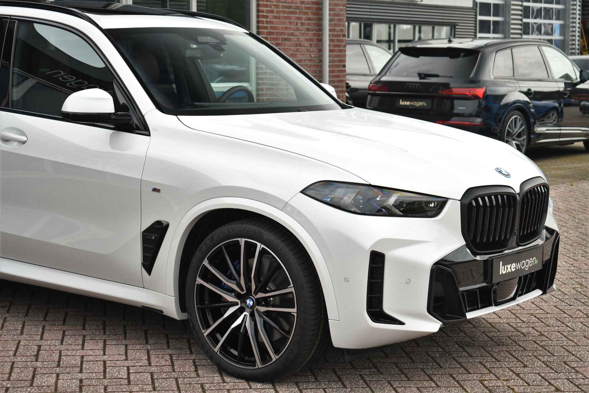 BMW X5 xDrive50e M-Sport Pro incl 5jr-Service Pano Massage 22" H/K 360 SoftCl Alc-hemel Zetelventilatie - 53/105