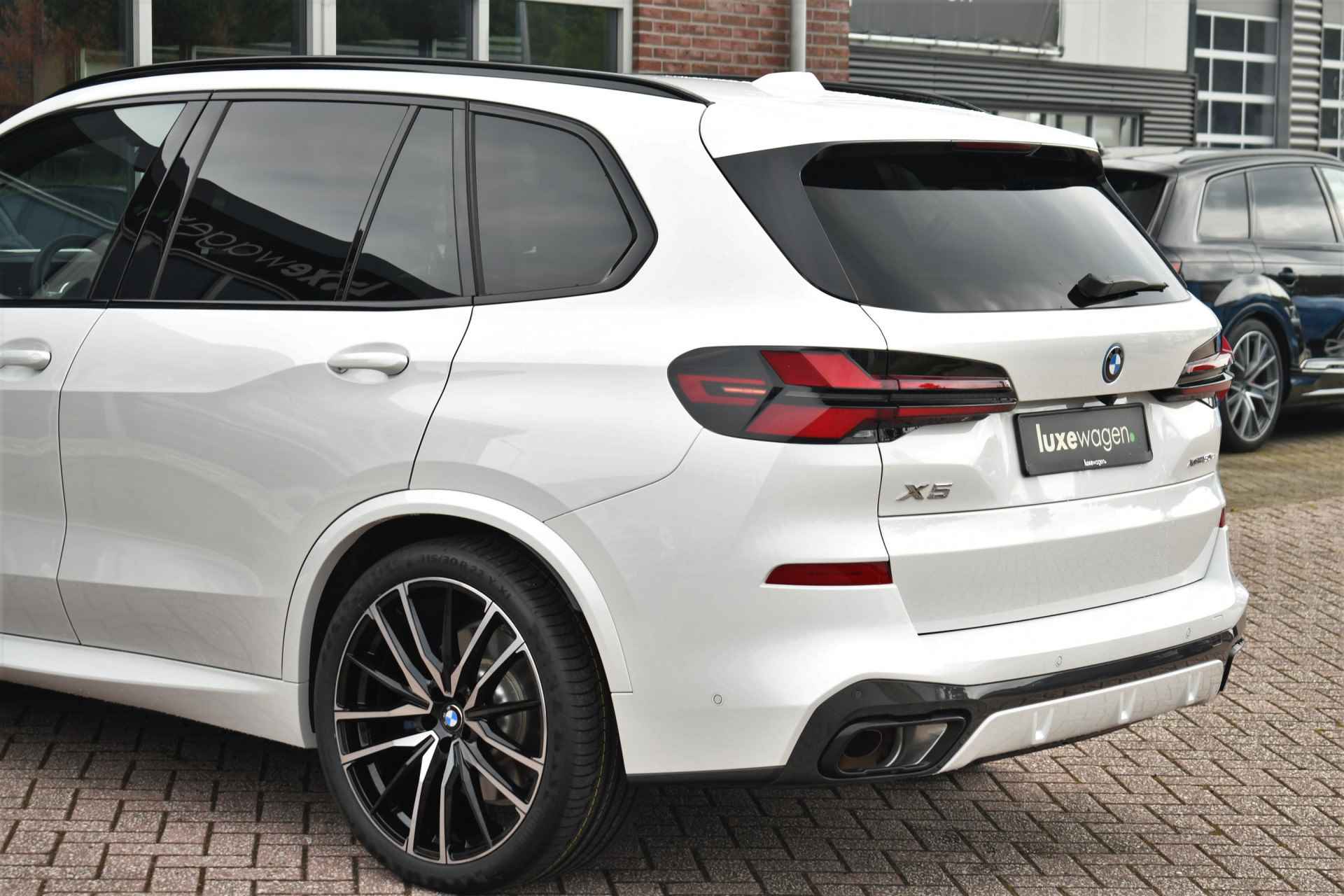 BMW X5 xDrive50e M-Sport Pro incl 5jr-Service Pano Massage 22" H/K 360 SoftCl Alc-hemel Zetelventilatie - 54/105