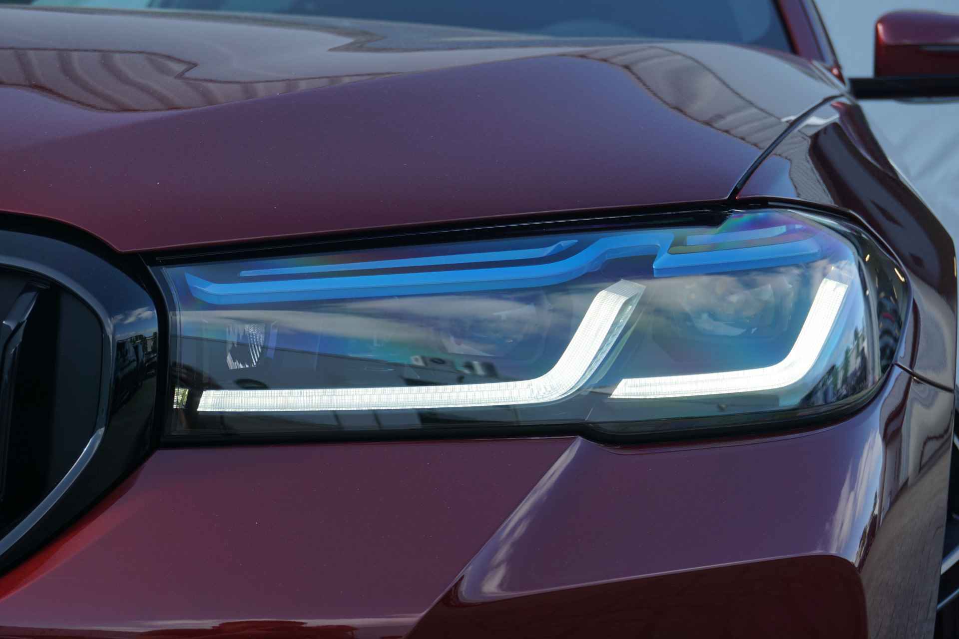 BMW 5 Serie Touring 520i High Executive M Sport Panorama Dak / Hifi / Laserlight / Trekhaak / Comfortstoelen - 22/23