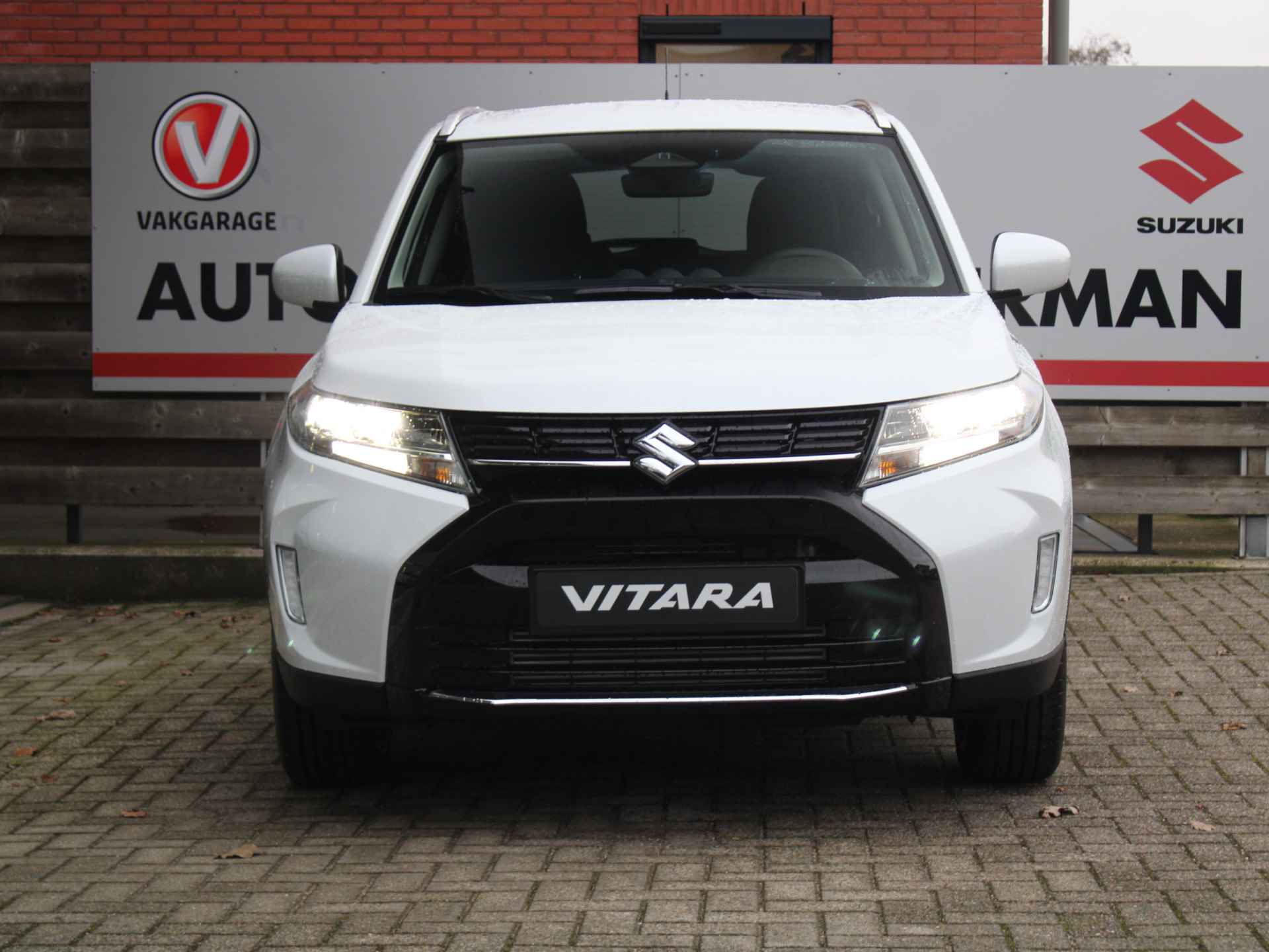 Suzuki Vitara 1.4 Boosterjet Select Smart Hybrid Navigatie, Achteruitrijcamera, Cruise Control Adaptief, Voorstoelen Verwarmd - 13/37