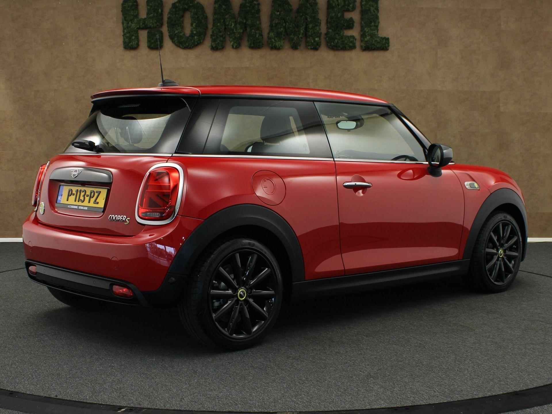 Mini Electric Essential 33 kWh - APPLE CARPLAY/ANDROID AUTO - VOORSTOELEN VERWARMD - HEMELBEKLEDING ZWART - KEYLESS ENTRY/START - CRUISE CONTROL - SPORTSTUUR - FULL-MAP NAVIGATIESYSTEEM - 2/42