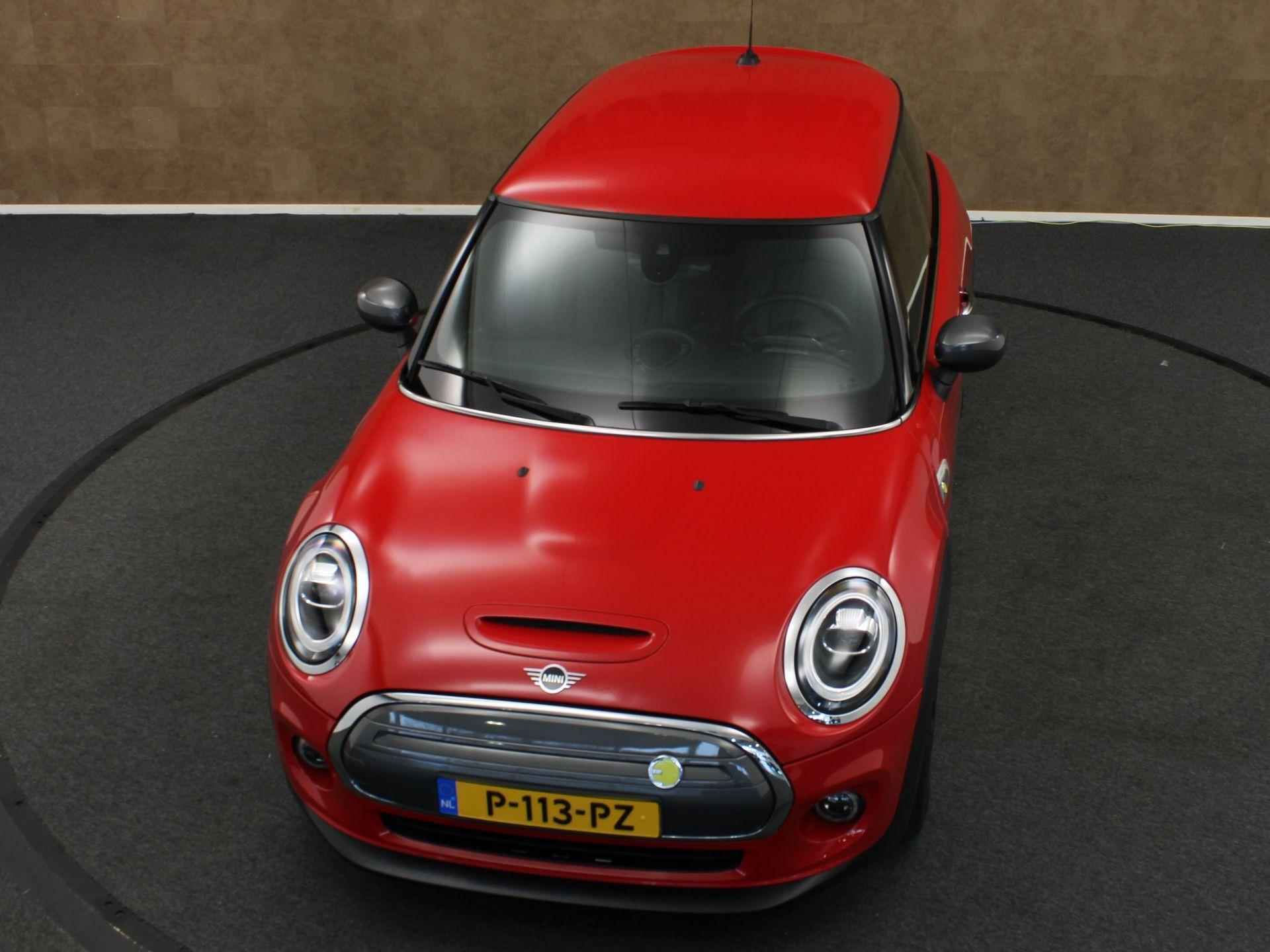 Mini Electric Essential 33 kWh - APPLE CARPLAY/ANDROID AUTO - VOORSTOELEN VERWARMD - HEMELBEKLEDING ZWART - KEYLESS ENTRY/START - CRUISE CONTROL - SPORTSTUUR - FULL-MAP NAVIGATIESYSTEEM - 14/42