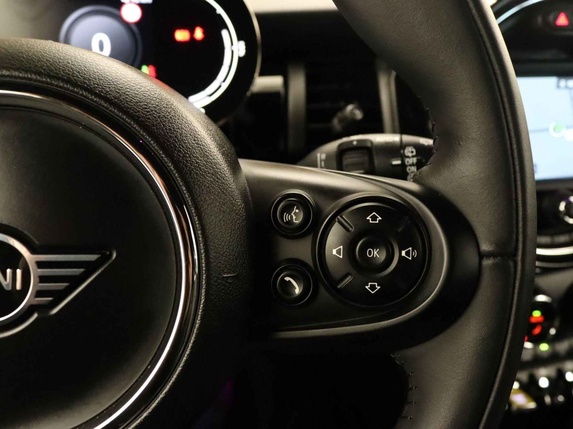 Mini Electric Essential 33 kWh - APPLE CARPLAY/ANDROID AUTO - VOORSTOELEN VERWARMD - HEMELBEKLEDING ZWART - KEYLESS ENTRY/START - CRUISE CONTROL - SPORTSTUUR - FULL-MAP NAVIGATIESYSTEEM - 19/42