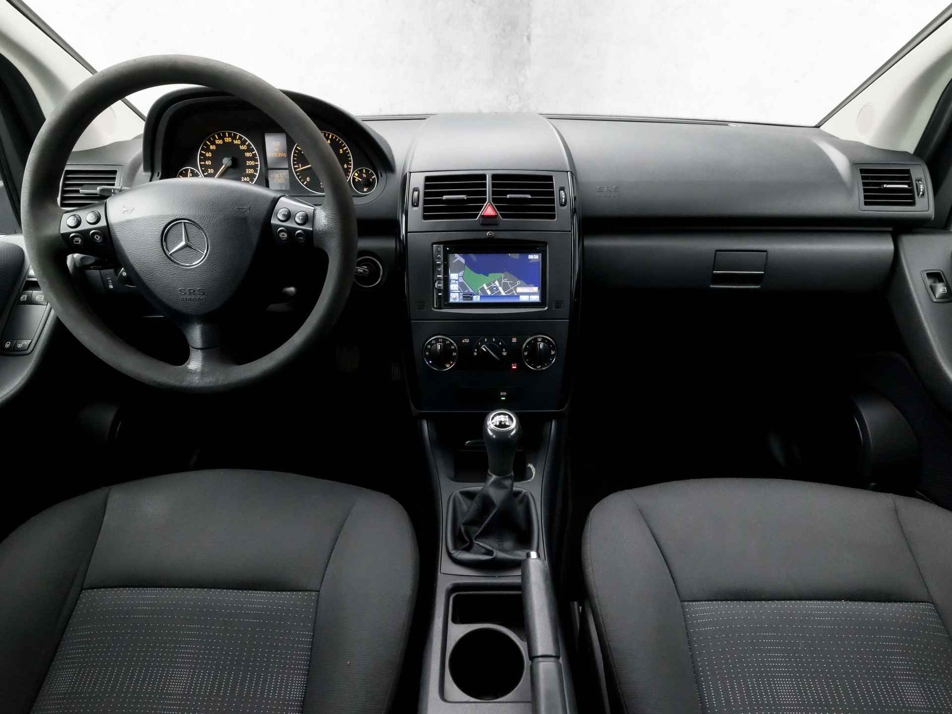 Mercedes-Benz A-Klasse 160 Deluxe (NAVIGATIE, CLIMATE, BLUETOOTH, ELEK RAMEN, SPORTSTOELEN, CRUISE, NIEUWE APK, NIEUWSTAAT) - 6/32