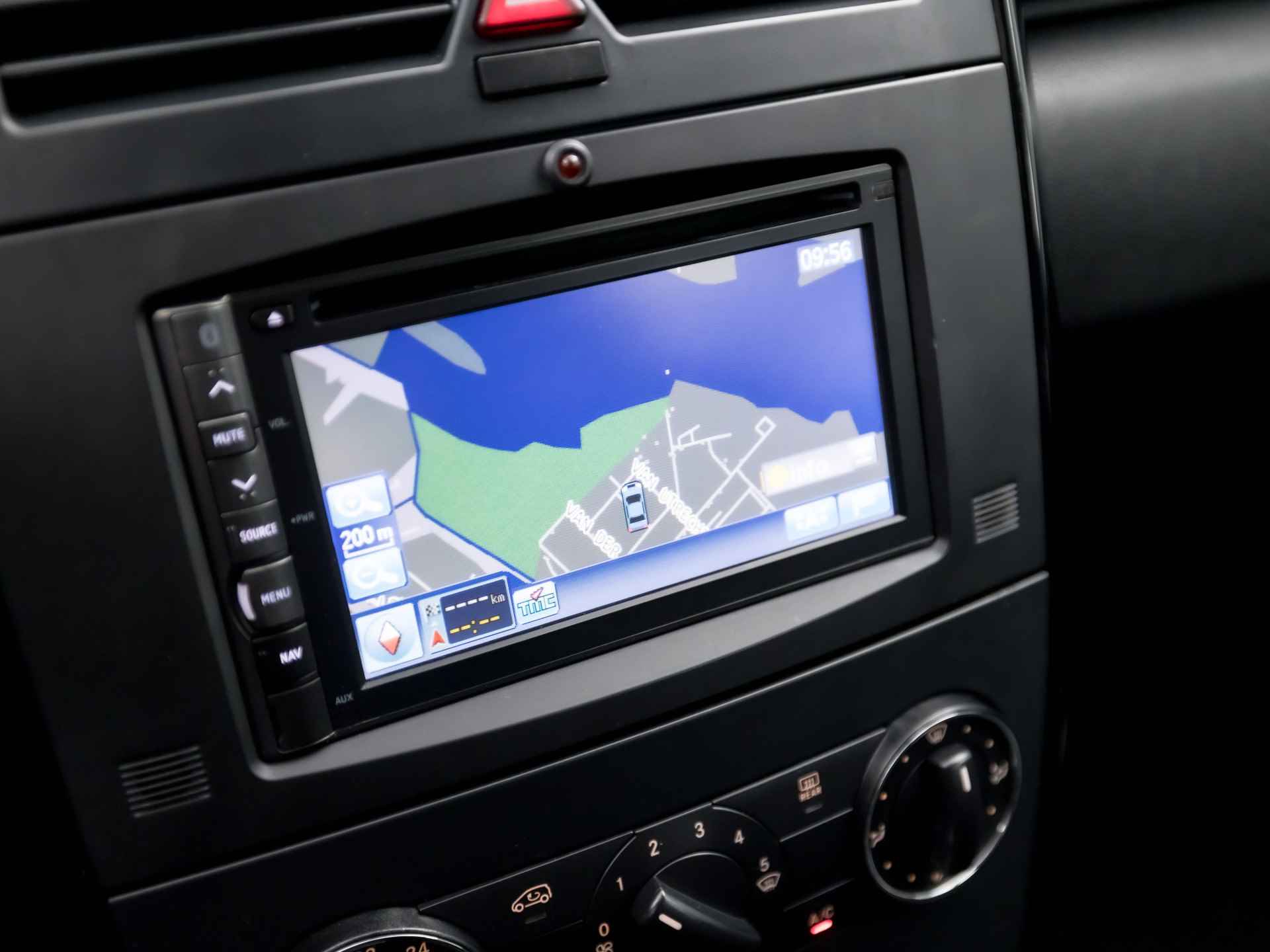 Mercedes-Benz A-Klasse 160 Deluxe (NAVIGATIE, CLIMATE, BLUETOOTH, ELEK RAMEN, SPORTSTOELEN, CRUISE, NIEUWE APK, NIEUWSTAAT) - 8/32