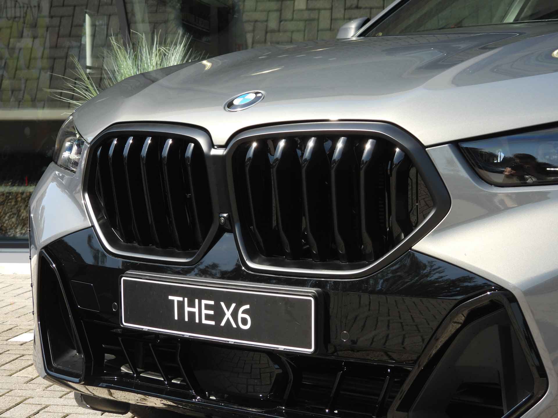 BMW X6 xDrive40i High Executive M Sport Automaat / Panoramadak / Trekhaak / Massagefunctie / Parking Assistant Professional  Stoelventilatie / Adaptieve LED / Soft-Close - 7/57