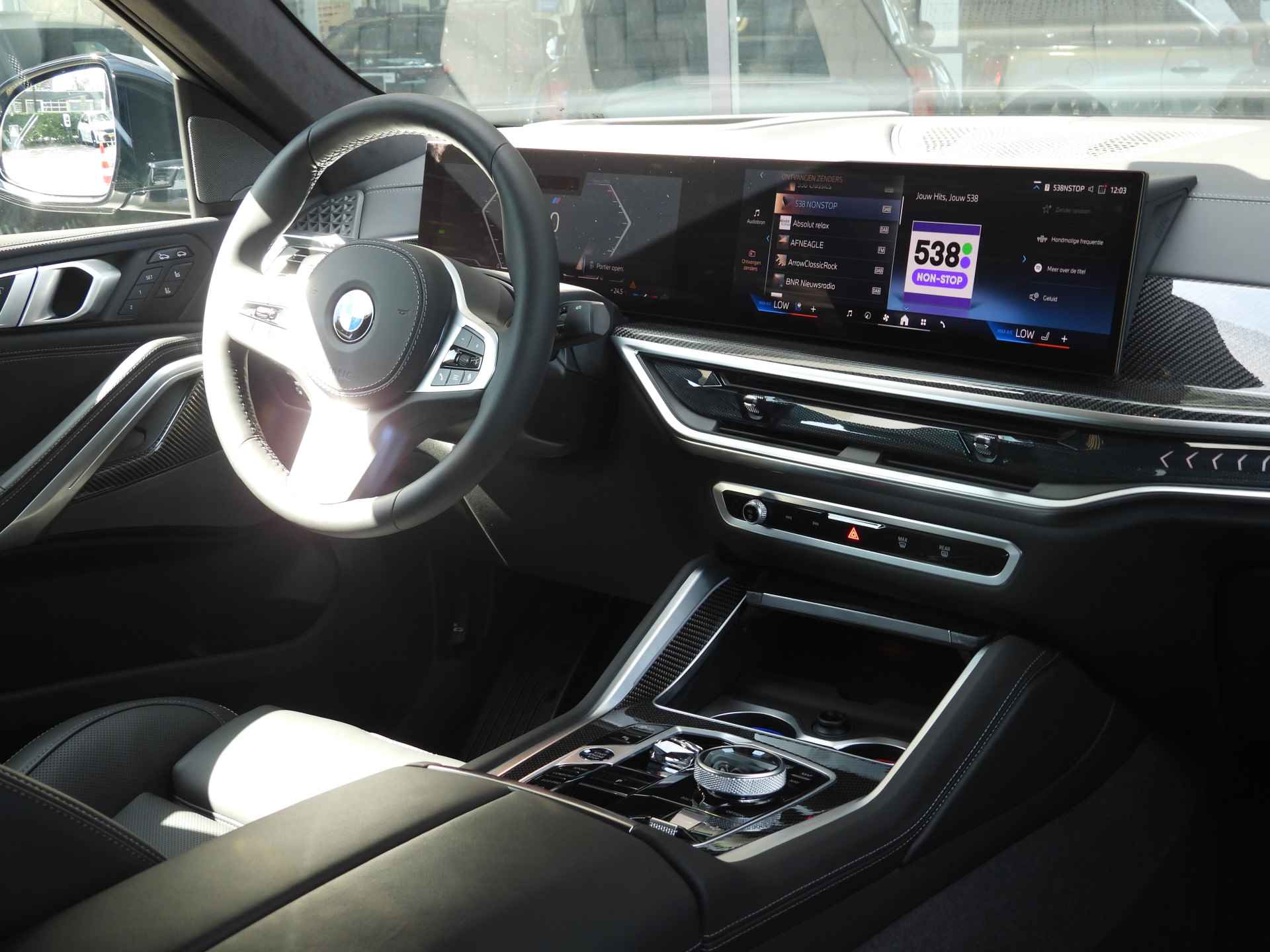 BMW X6 xDrive40i High Executive M Sport Automaat / Panoramadak / Trekhaak / Massagefunctie / Parking Assistant Professional  Stoelventilatie / Adaptieve LED / Soft-Close - 39/57