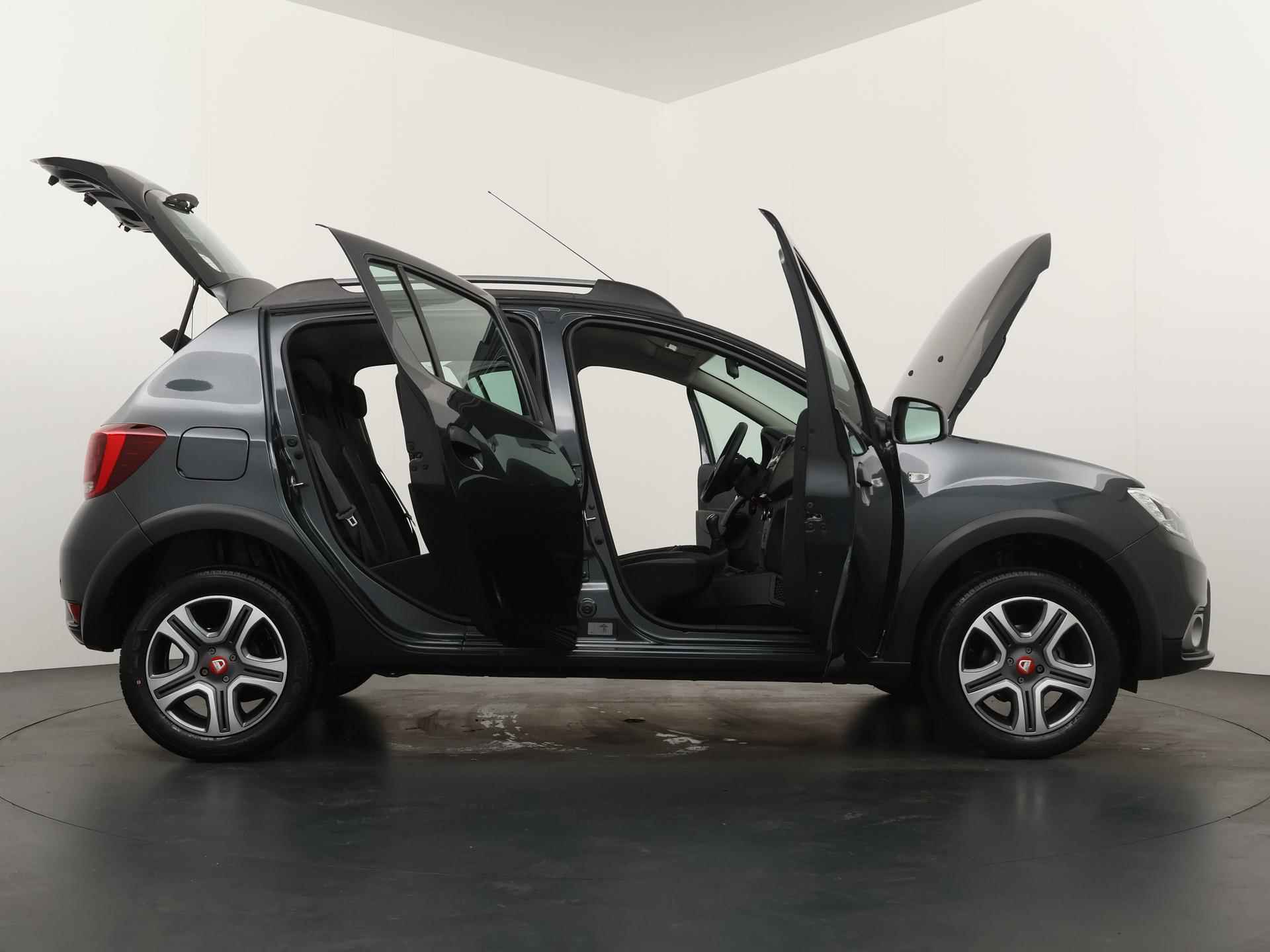 Dacia Sandero Stepway 0.9 TCe 90 Tech Road | Trekhaak | Navigatie | Climate Control | - 25/30