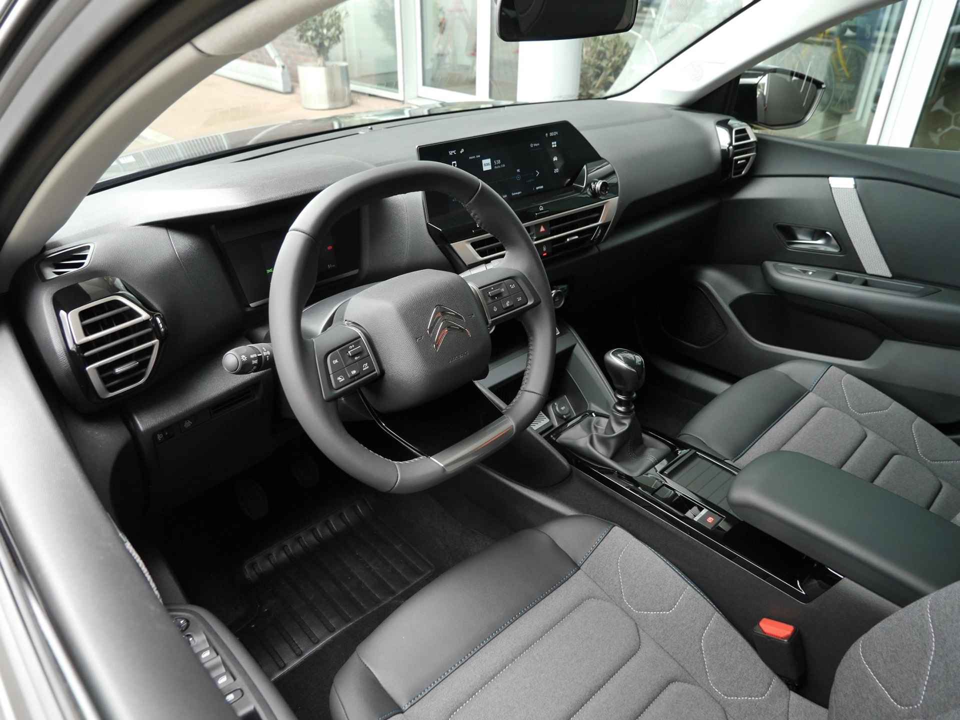Citroen C4 1.2 Puretech Feel | Nieuwe auto | Achteruitrijcamera | Climate control | Comfort stoelen | Parkeersensoren achter | Cruise control | Android auto en Apple carplay - 9/40