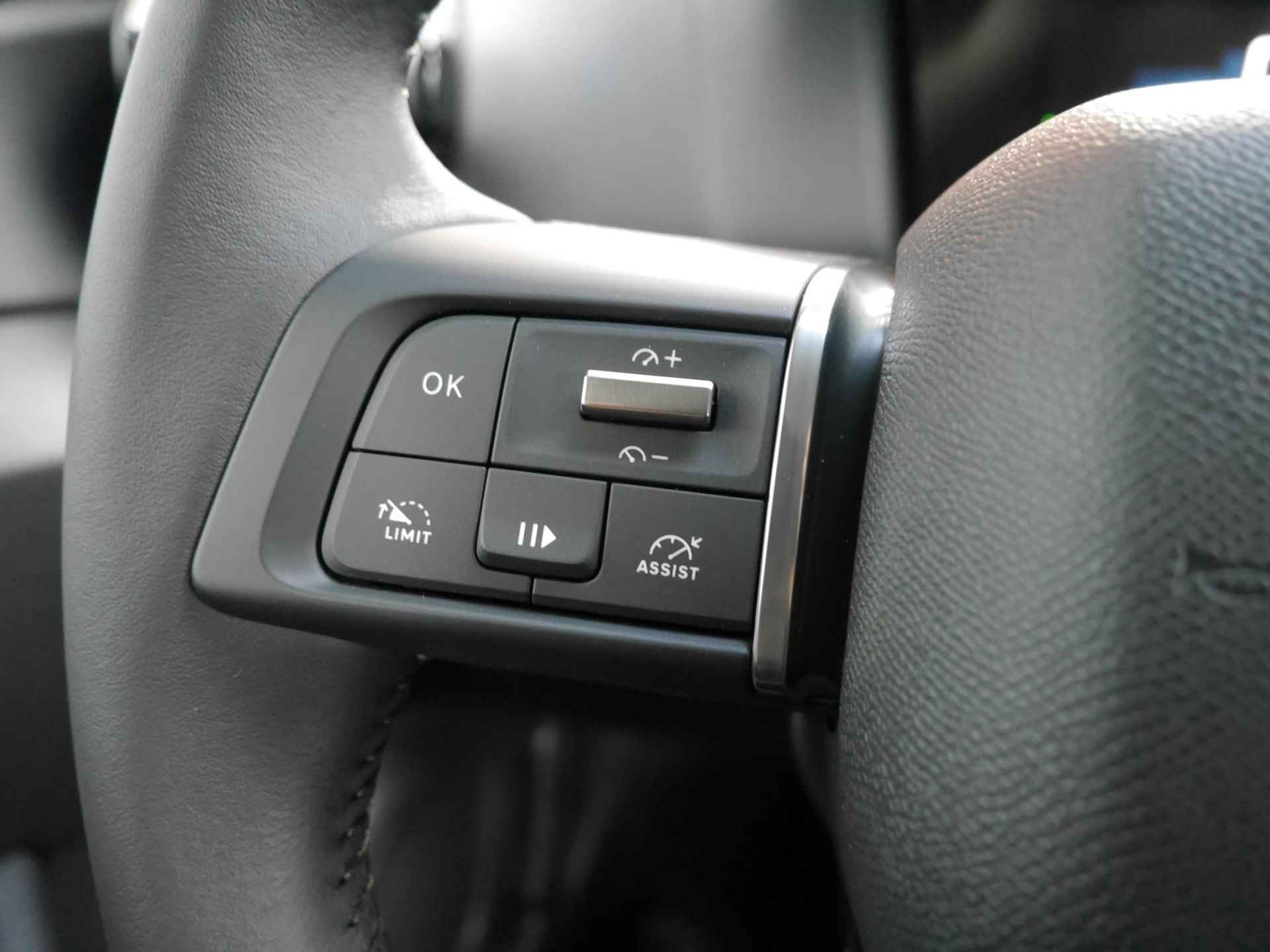 Citroen C4 1.2 Puretech Feel | Nieuwe auto | Achteruitrijcamera | Climate control | Comfort stoelen | Parkeersensoren achter | Cruise control | Android auto en Apple carplay - 18/40