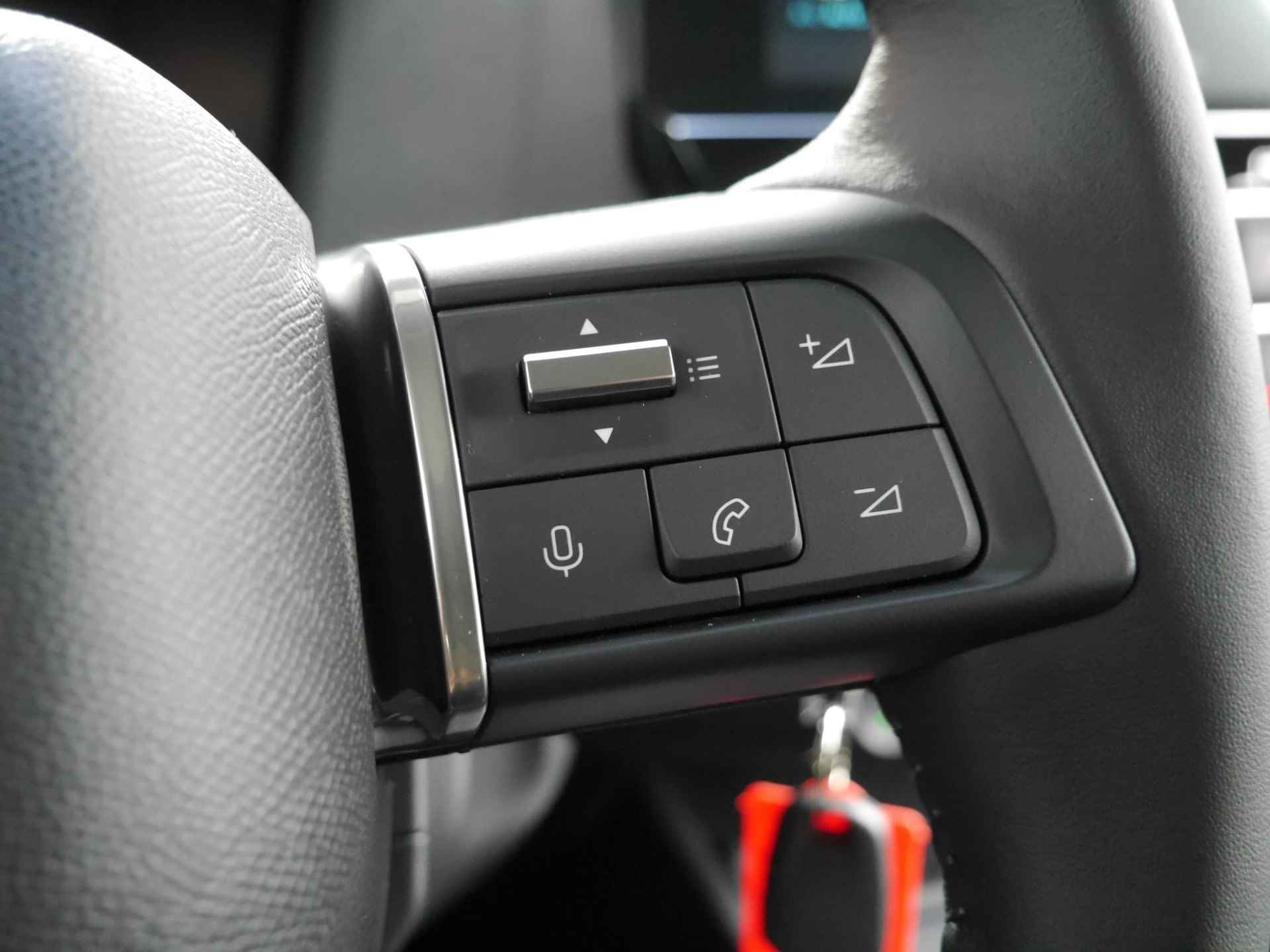 Citroen C4 1.2 Puretech Feel | Nieuwe auto | Achteruitrijcamera | Climate control | Comfort stoelen | Parkeersensoren achter | Cruise control | Android auto en Apple carplay - 19/40