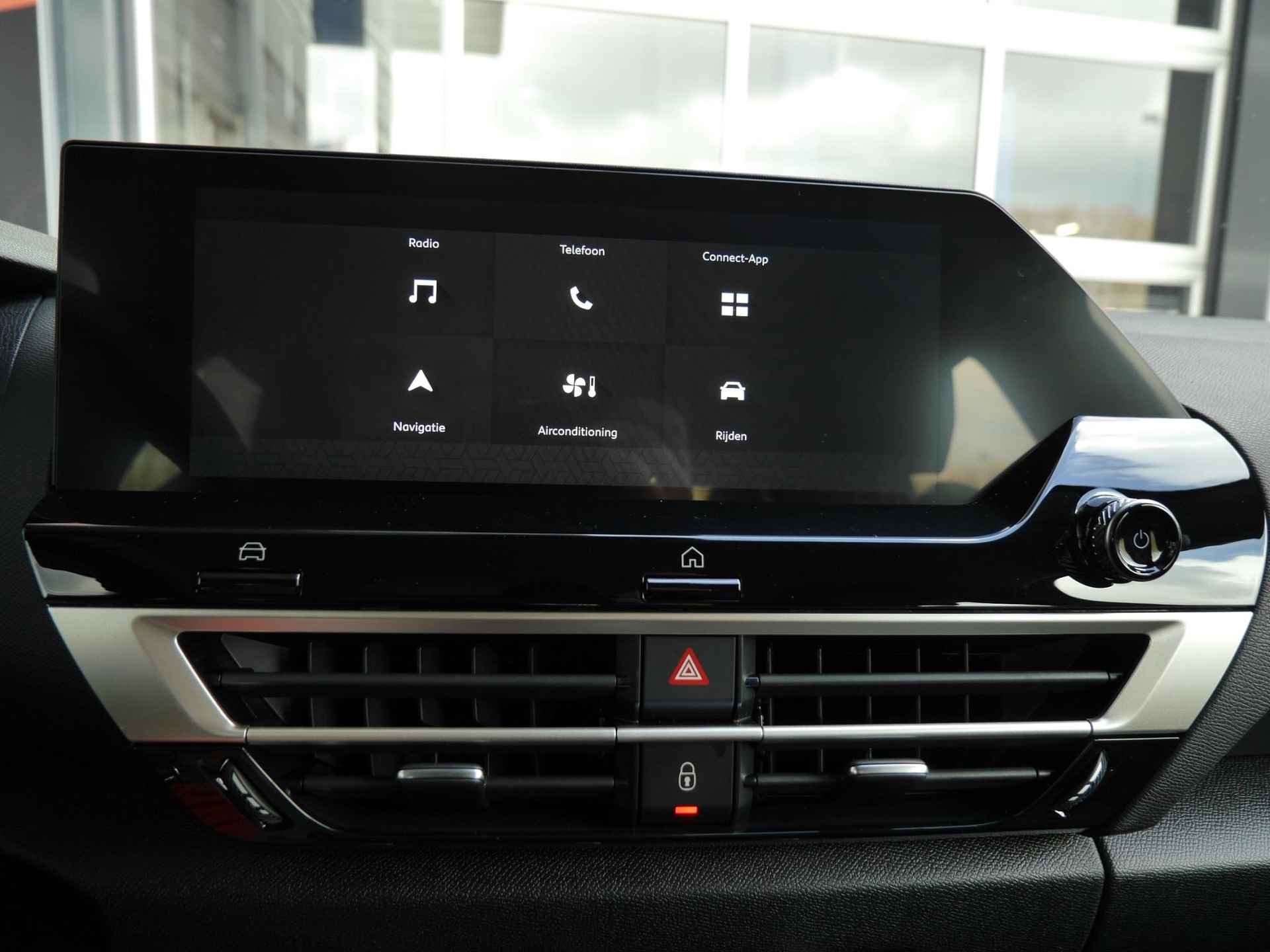 Citroen C4 1.2 Puretech Feel | Nieuwe auto | Achteruitrijcamera | Climate control | Comfort stoelen | Parkeersensoren achter | Cruise control | Android auto en Apple carplay - 21/40