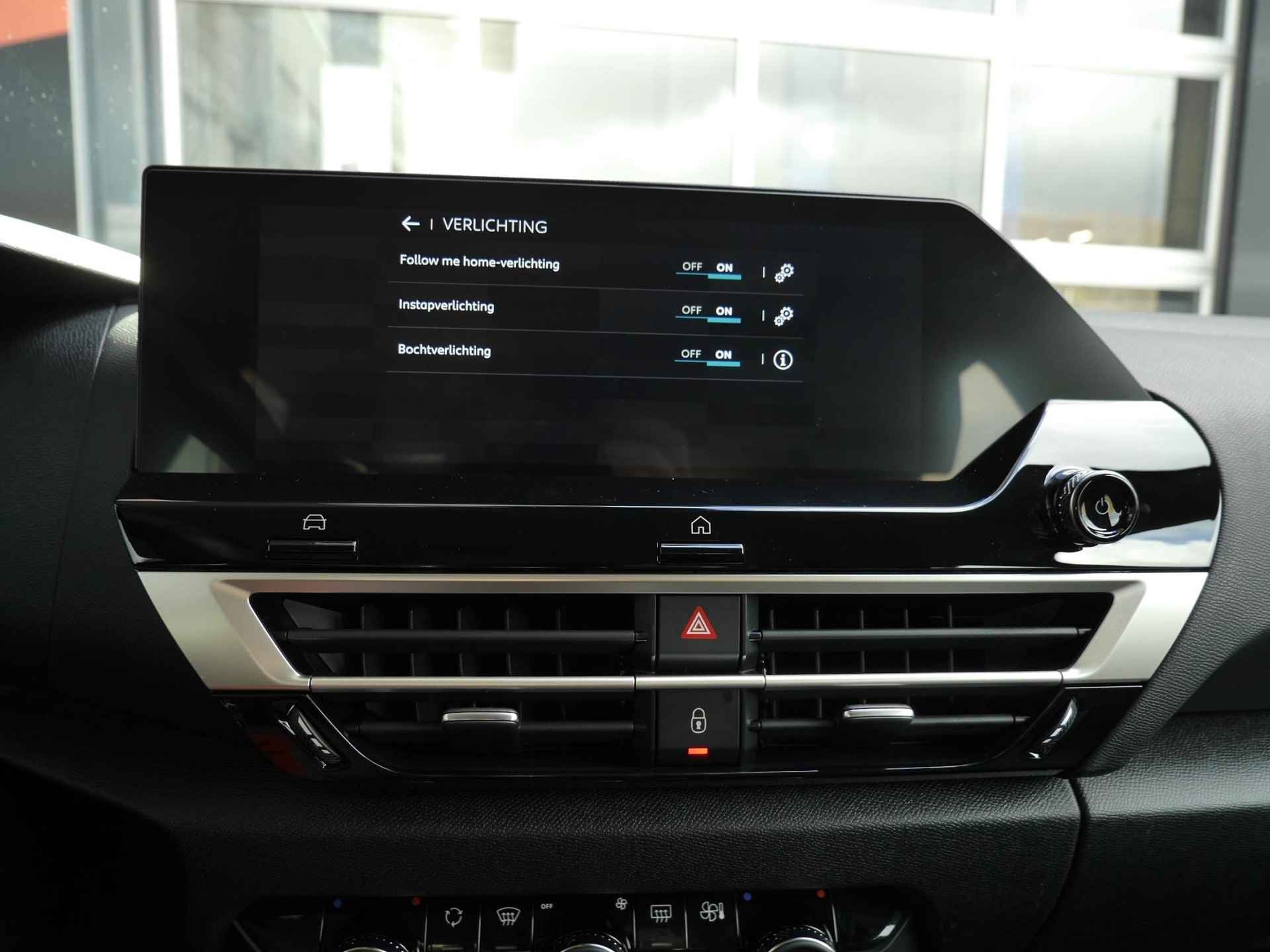 Citroen C4 1.2 Puretech Feel | Nieuwe auto | Achteruitrijcamera | Climate control | Comfort stoelen | Parkeersensoren achter | Cruise control | Android auto en Apple carplay - 27/40