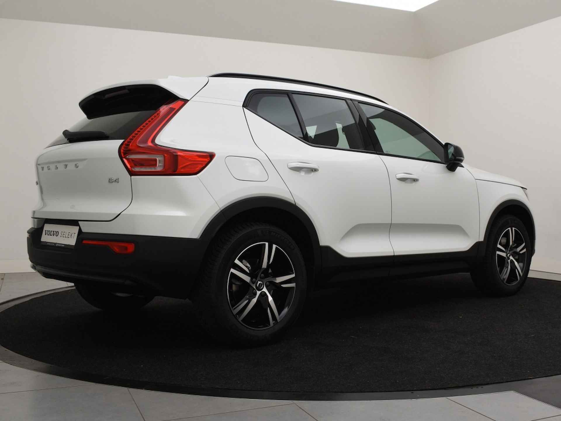 Volvo XC40 B4 GT 190PK PLUS DARK CLIMATE LINE ELEC. STOELBED. HARMAN KARDON - 3/40