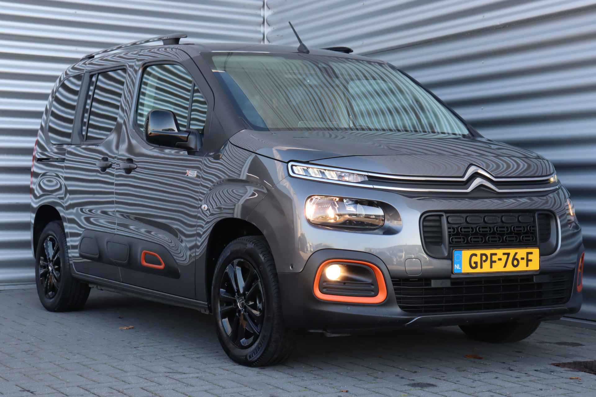 Citroën Berlingo 1.2 PURETECH 130PK SHINE AUTOMAAT / NAVI / CLIMA / LED / PDC / 16" LMV / CAMERA / KEYLESS / BLUETOOTH / CRUISECONTROL / 1E EIGEN - 4/40