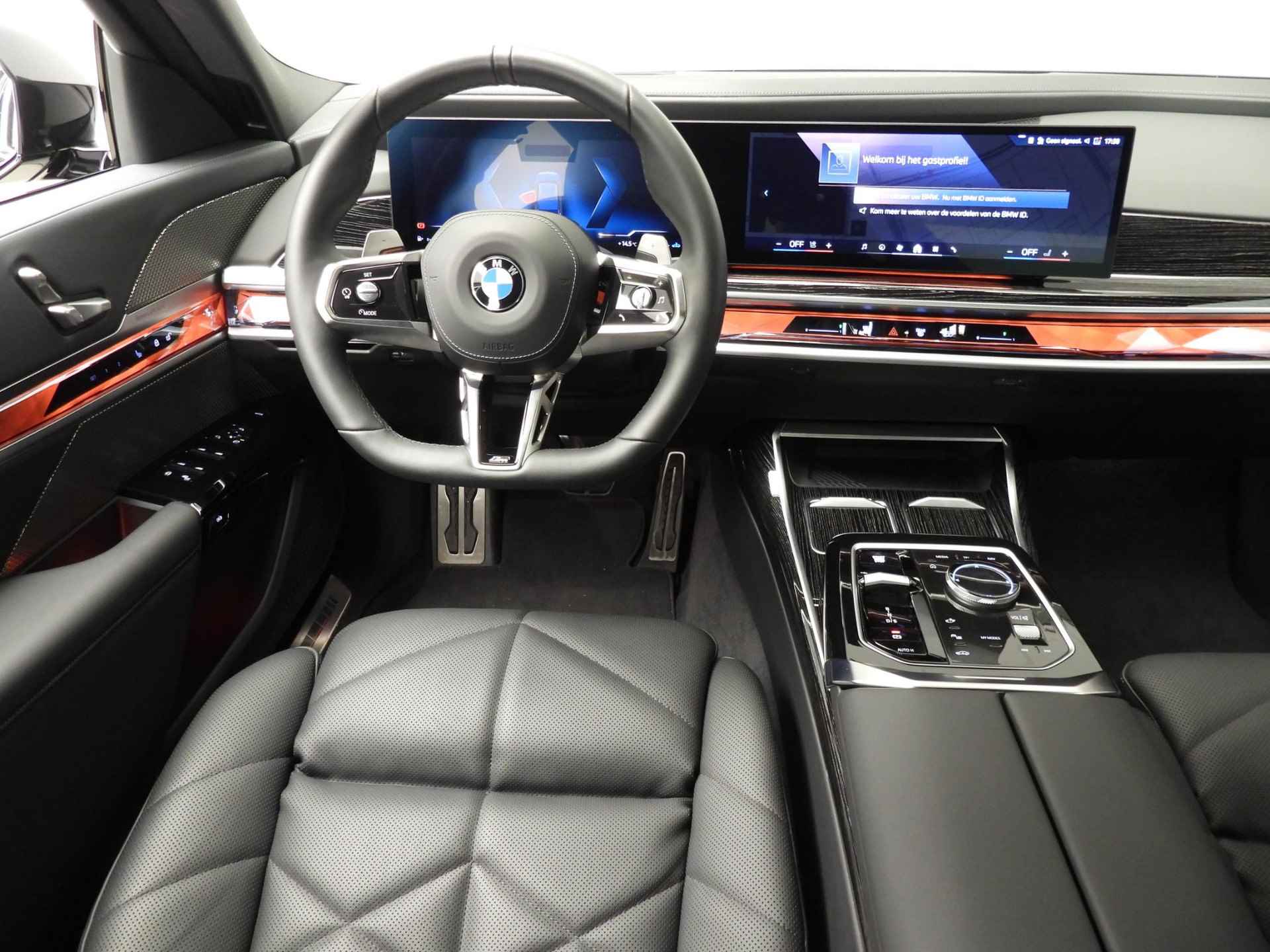 BMW 7 Serie Sedan 740d xDrive | M-Sportpakket | LED | Leder | HUD | Schuifdak | Active steering | Shadow line | DAB | Alu 20 inch - 8/57