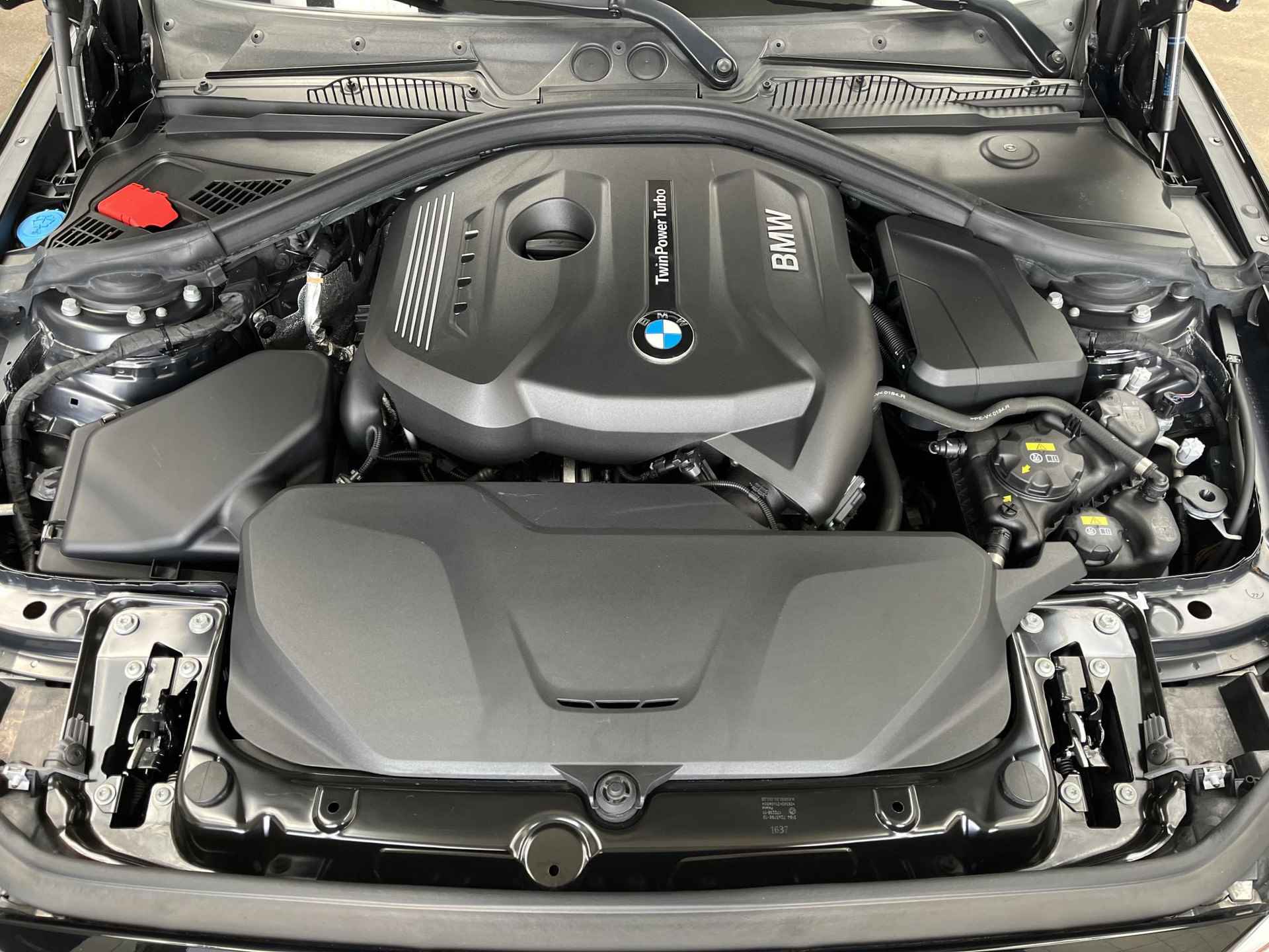 BMW 1-serie 120i 184PK Airconditioning, 18'' Lichtmetalen velgen, Stoelverwarming, Apple Carplay, Multifunctioneelstuurwiel, Cruise Control, Parkeersensoren V+A (MET GARANTIE*) - 8/33