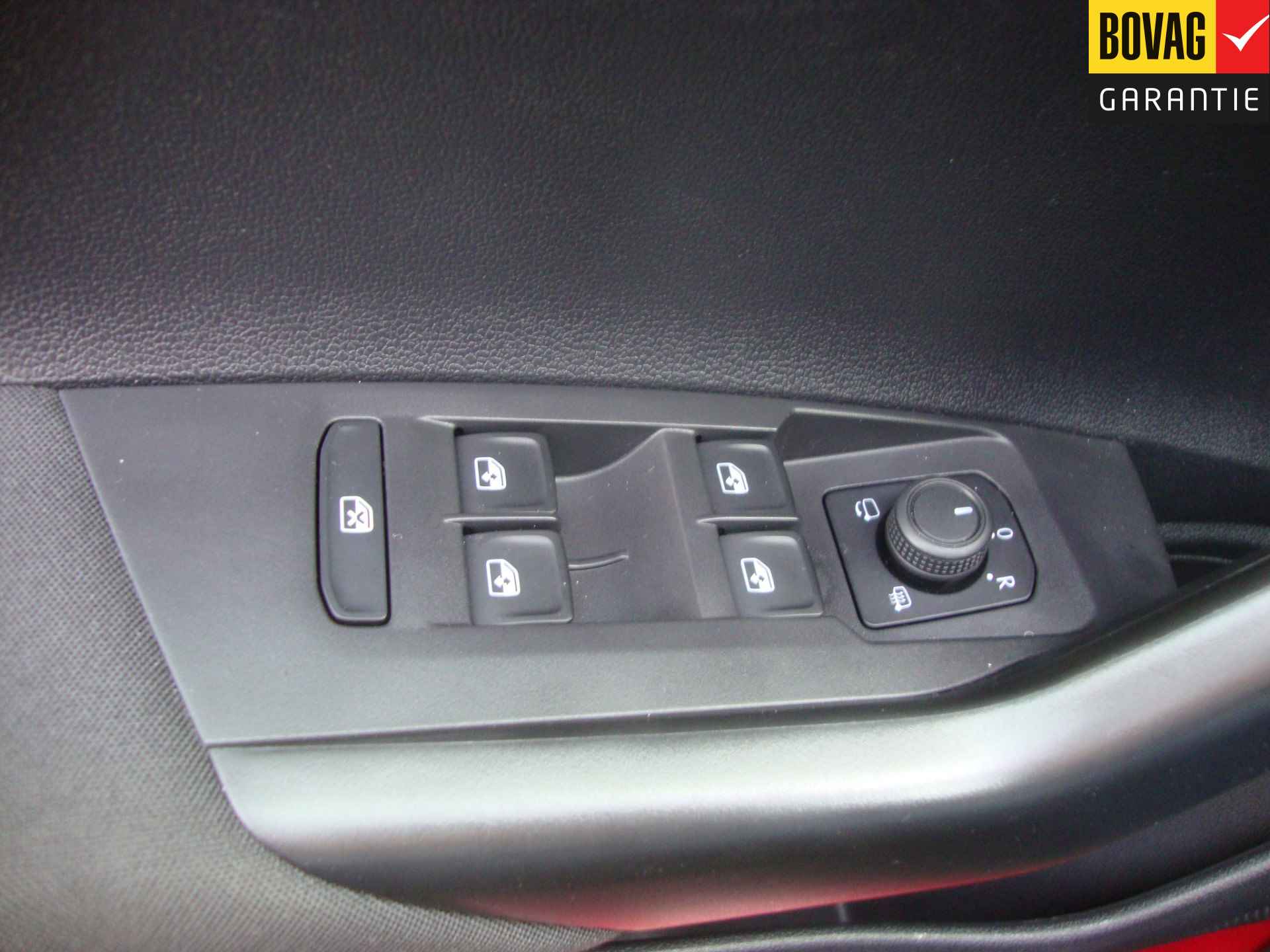 Volkswagen Polo 1.0 TSI Life Business 95pk DSG 5drs. (Digital Cockpit, Adaptive Cruise control, LED verlichting, PDC V+A) RIJKLAARPRIJS! - 28/43