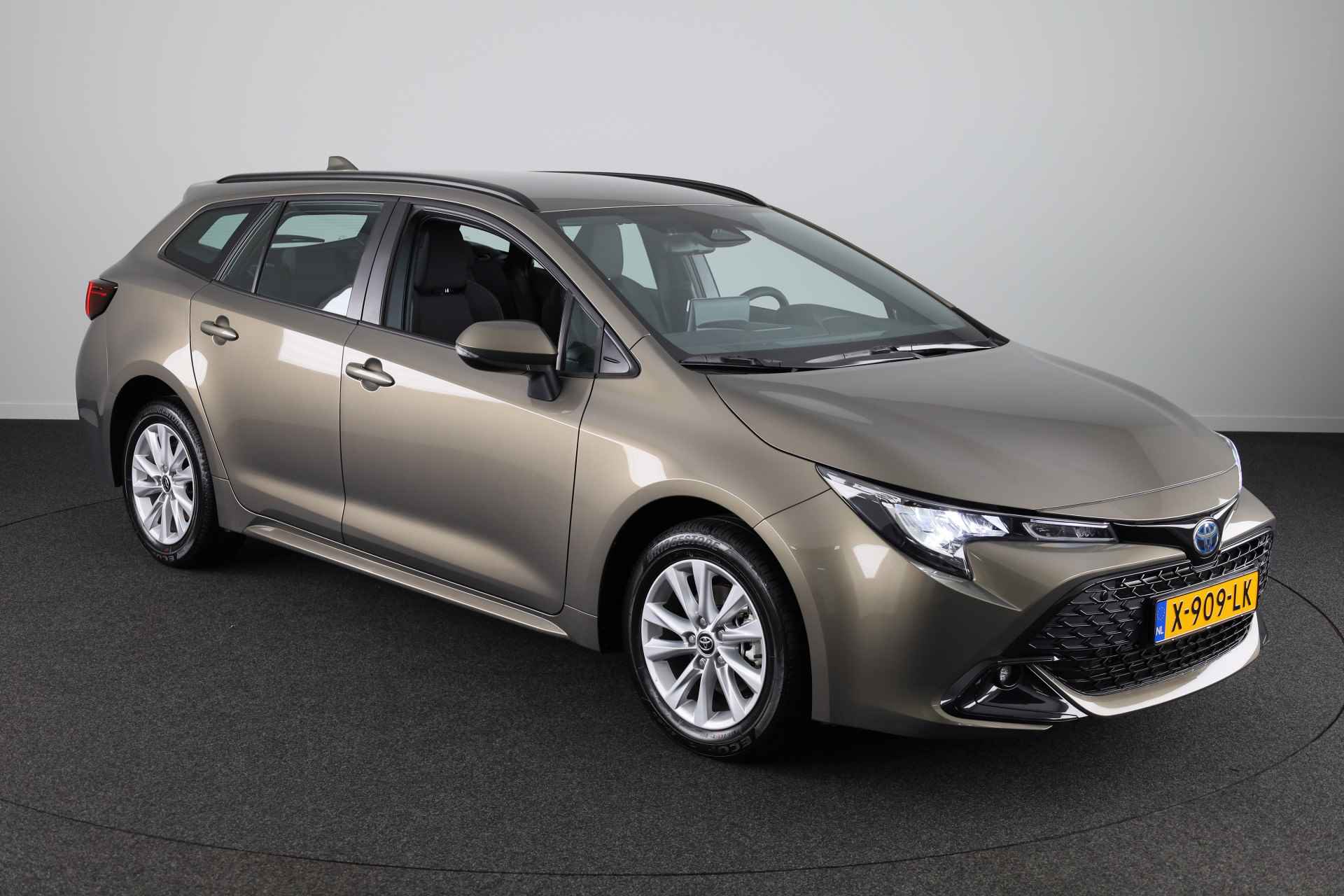 Toyota Corolla Touring Sports 1.8 Hybrid Active *Demo* | Apple carplay / Android auto | LED Verlichting | - 3/37