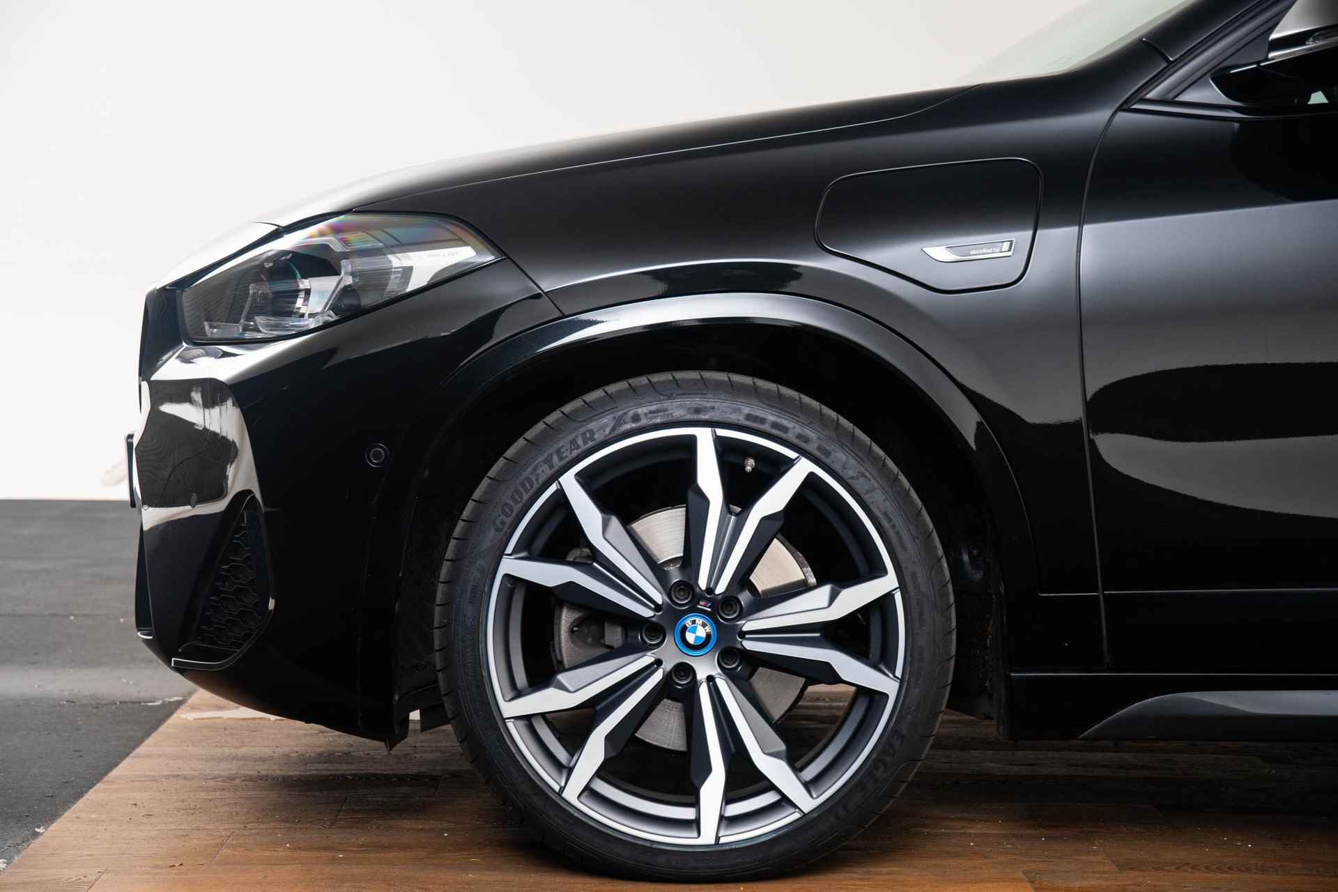 BMW X2 xDrive25e High Executive M Sportpakket - Panoramadak - Comfort Access - Head-Up Display - Park Assistant met Camera - HiFi Soundsystem - 6/45