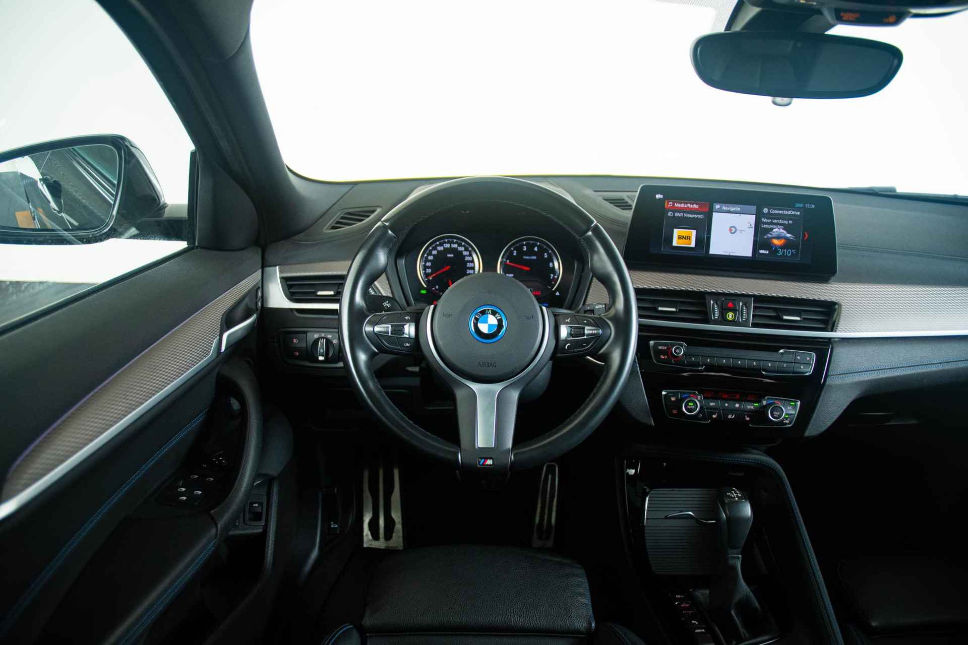 BMW X2 xDrive25e High Executive M Sportpakket - Panoramadak - Comfort Access - Head-Up Display - Park Assistant met Camera - HiFi Soundsystem - 10/45