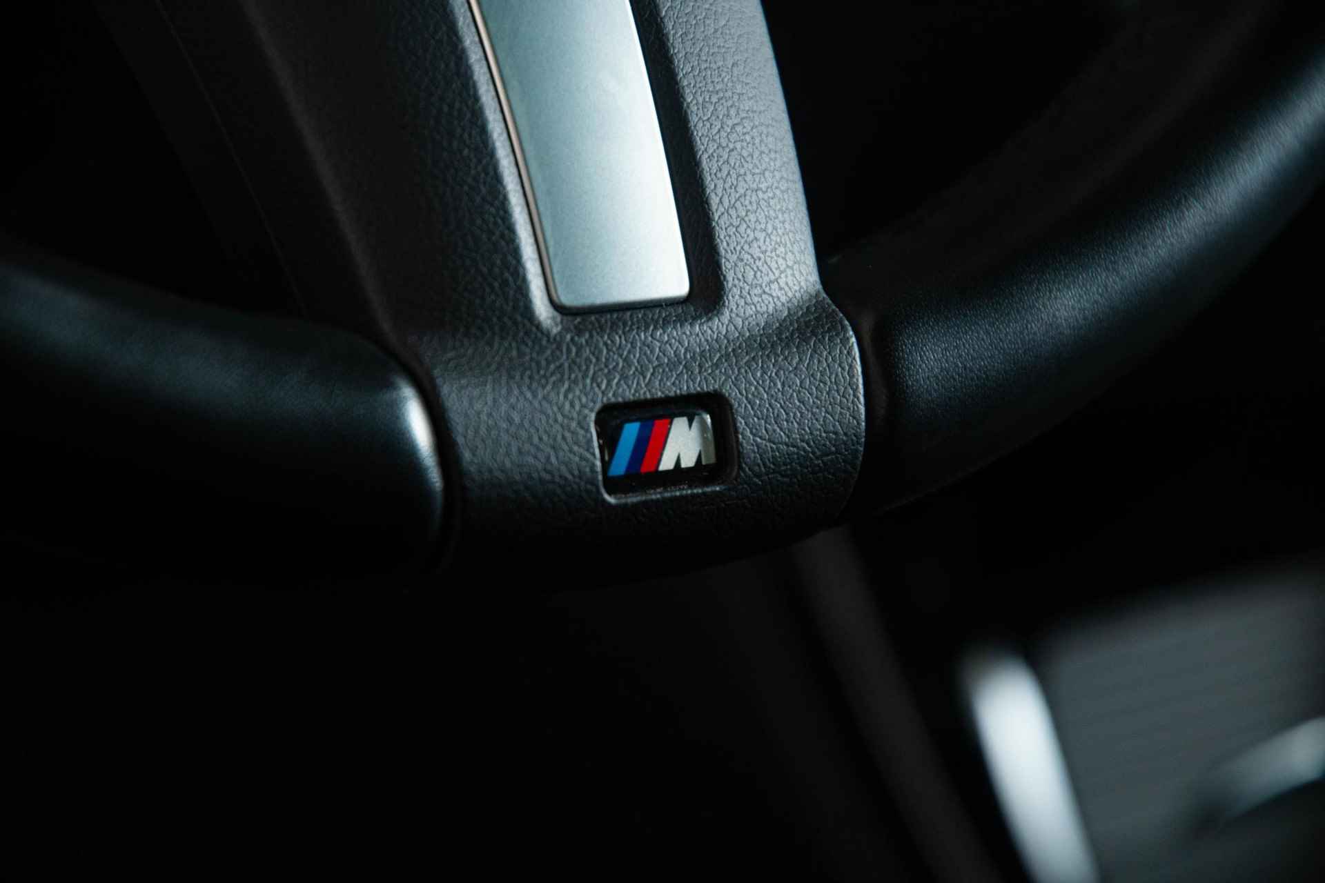 BMW X2 xDrive25e High Executive M Sportpakket - Panoramadak - Comfort Access - Head-Up Display - Park Assistant met Camera - HiFi Soundsystem - 30/45