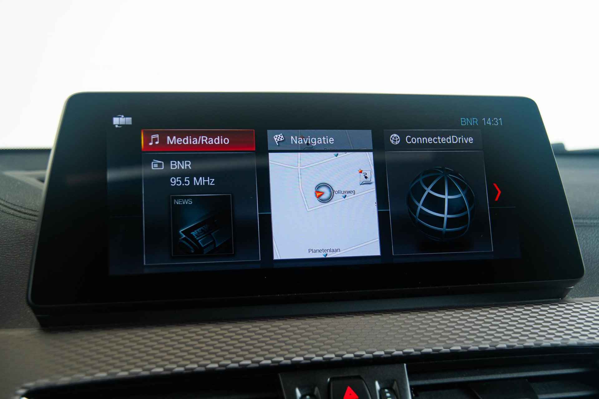 BMW X2 xDrive25e High Executive M Sportpakket - Panoramadak - Comfort Access - Head-Up Display - Park Assistant met Camera - HiFi Soundsystem - 32/45