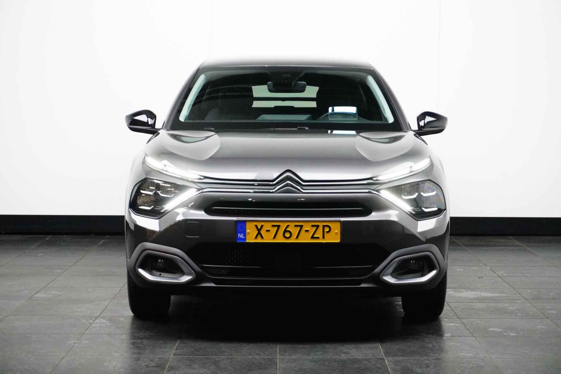 Citroën C4 1.2 Puretech Max 130pk | Leder | HeadUp-Display | Dodehoek-Detectie | Achteruitrijcamera | Navigatie | Keyless-Entry | Parkeerse - 3/39