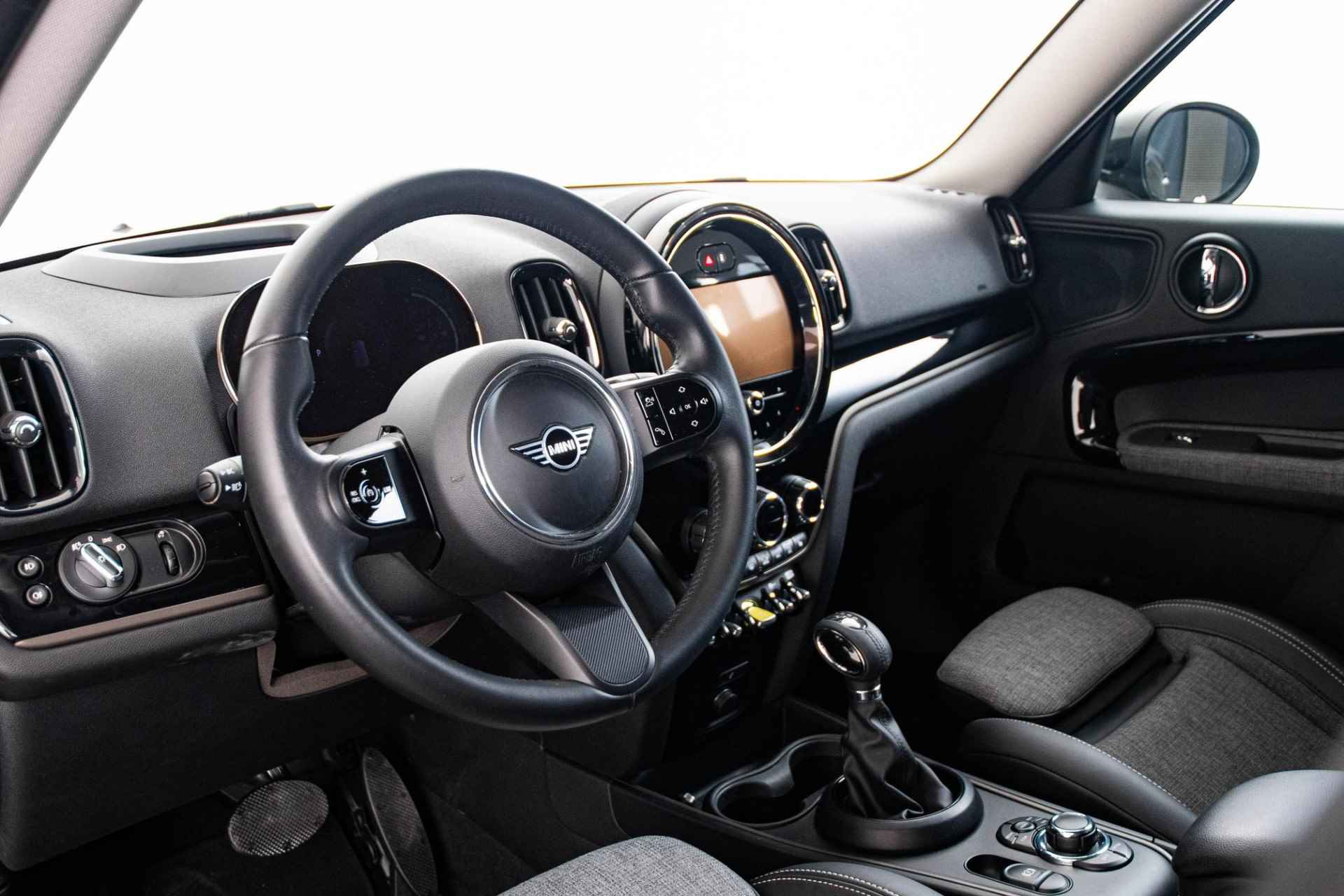 Mini Mini Countryman 2.0 Cooper S E ALL4 Cruise control - Elektrisch verwarmbare voorstoelen - Elektrische inklapbare buitenspiegels - Achteruitrijcamera - Driving/parking Assistant - Head Up - Getinte Ruiten - - 59/67