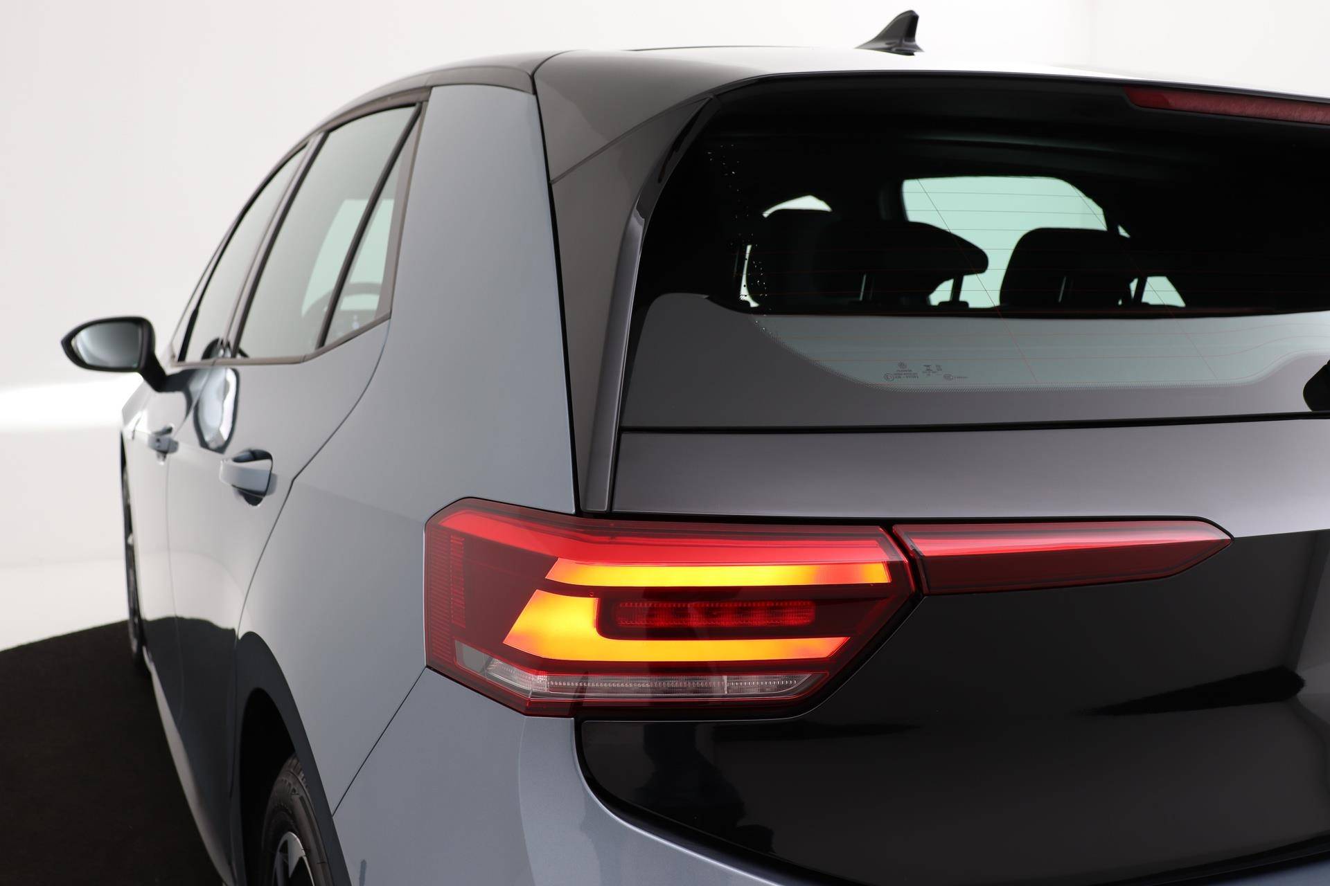 Volkswagen ID.3 Pro Performance 58 kWh | Subsidie Mogelijk | Navigatie | Stoelverwarming | Trekhaak | Adaptive Cruise Control | - 37/44