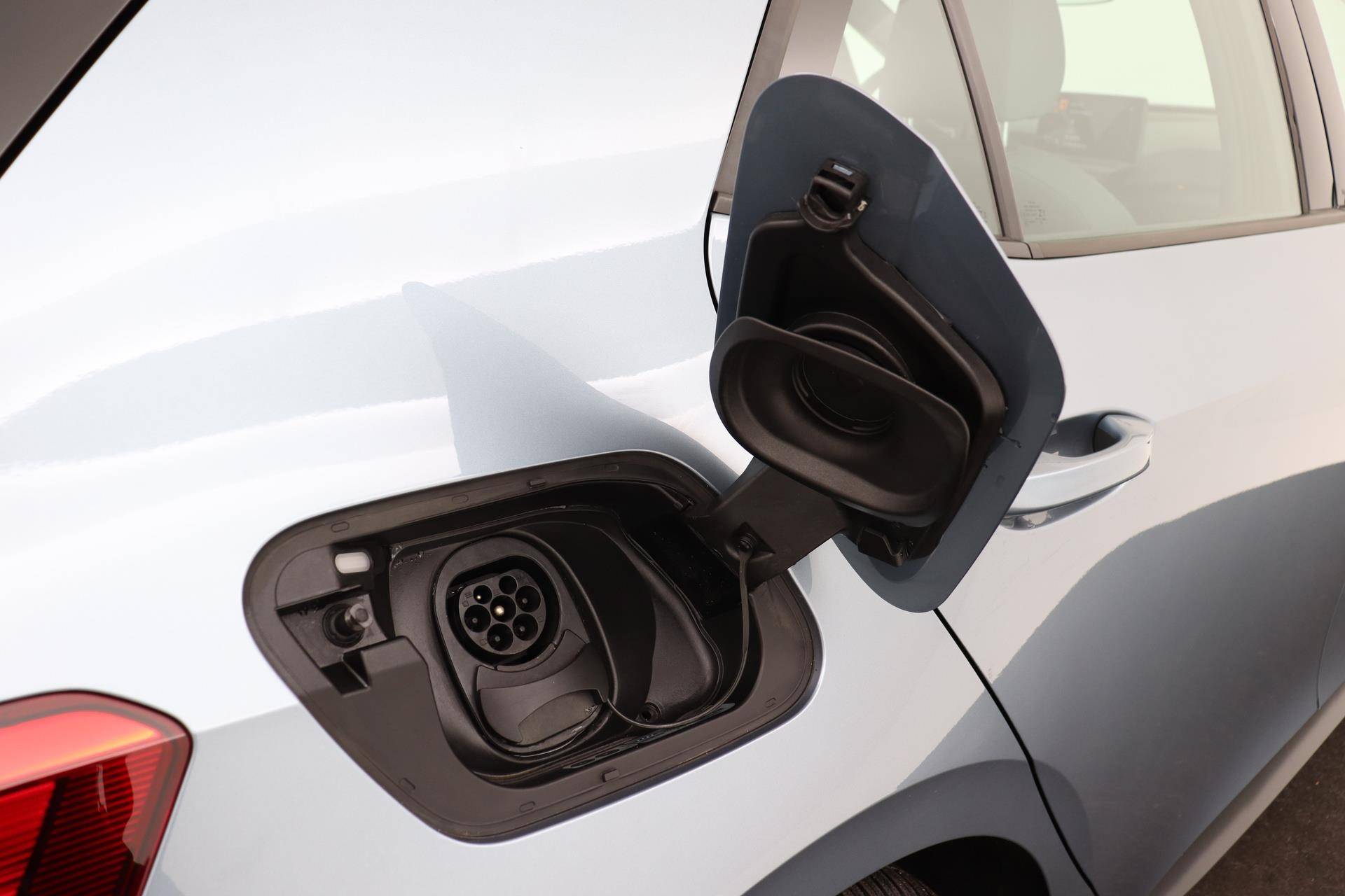 Volkswagen ID.3 Pro Performance 58 kWh | Subsidie Mogelijk | Navigatie | Stoelverwarming | Trekhaak | Adaptive Cruise Control | - 39/44