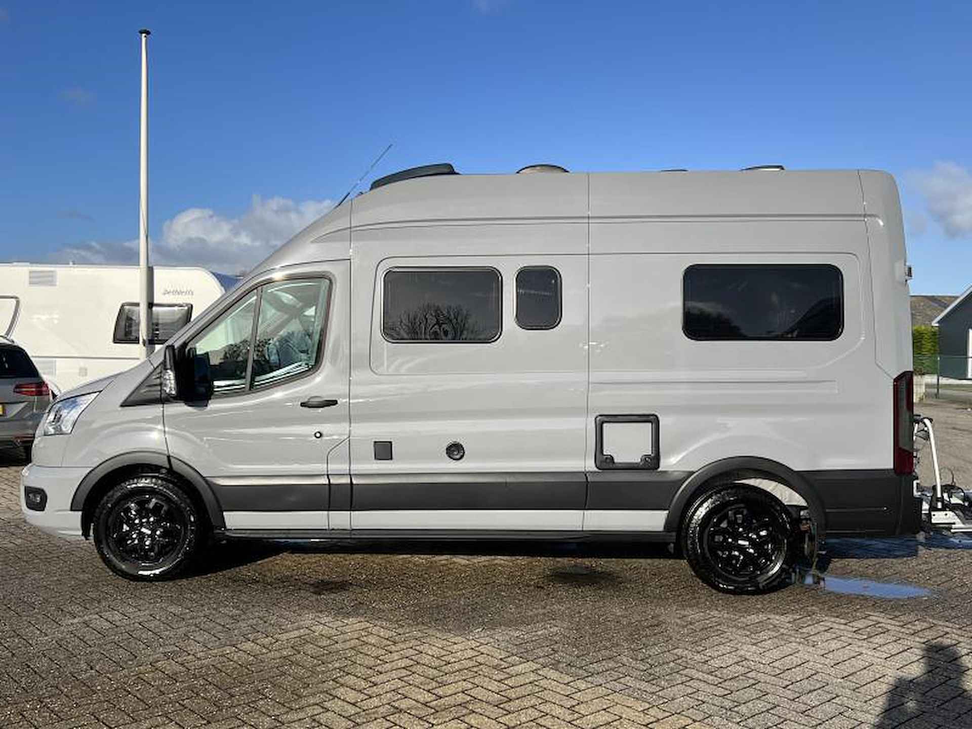 LMC Innovan 590 CAMERA - NAVI - TREK - 9/25