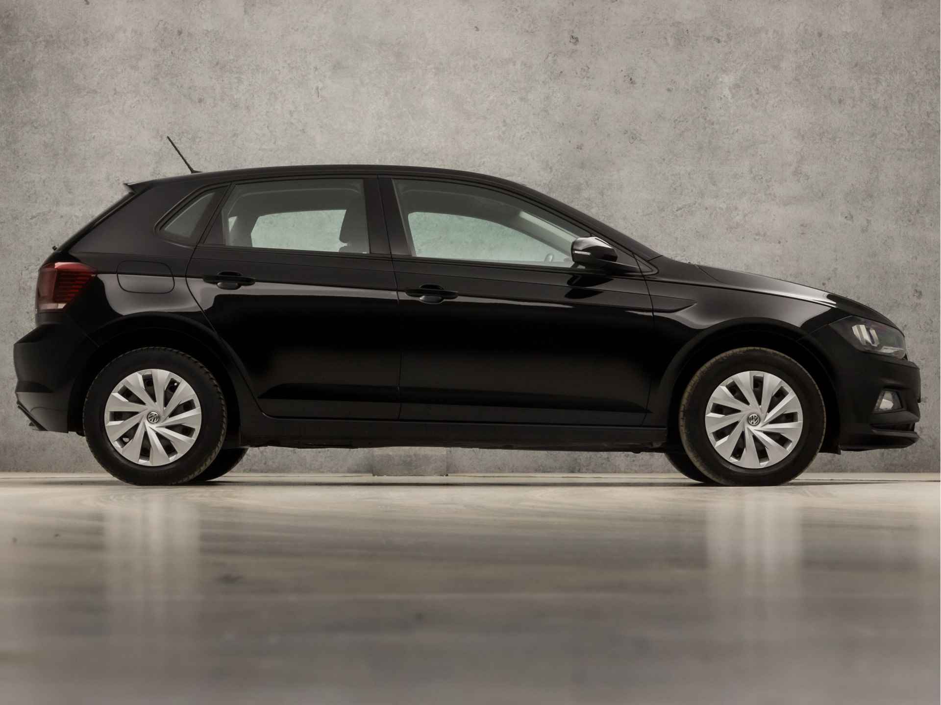 Volkswagen Polo 1.0 TGI Comfortline (APPLE CARPLAY, GROOT NAVI, ADAPTIVE CRUISE, SPORTSTOELEN, LED ACHTERLICHTEN, NIEUWE APK, NIEUWSTAAT) - 4/35